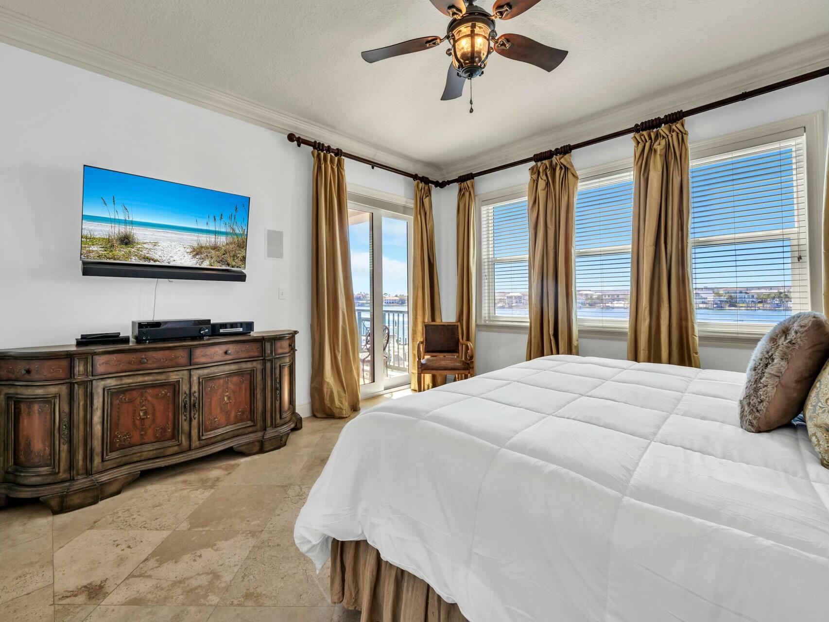 TRANQUIL HARBOR - Residential