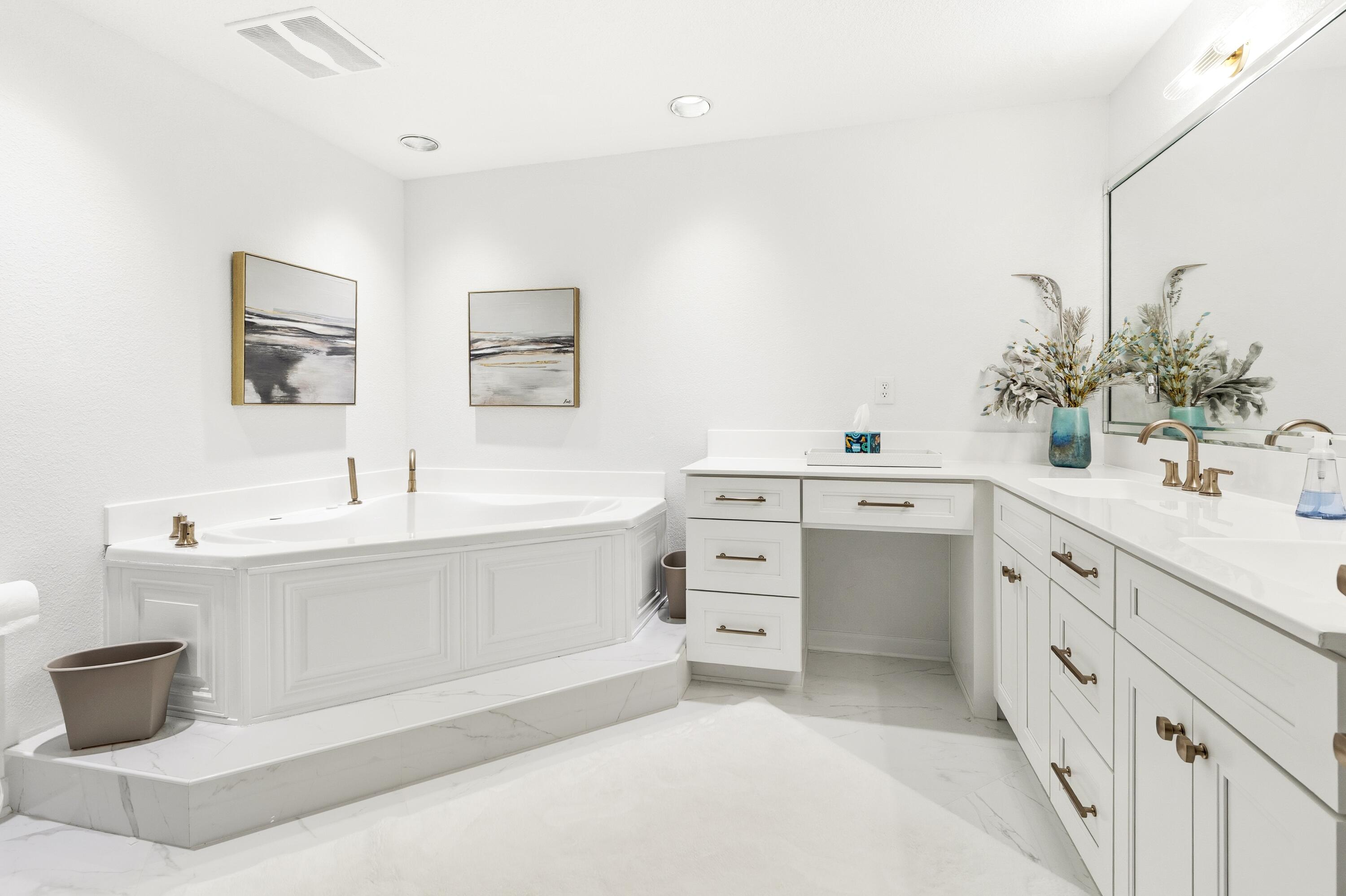 REGENCY TOWERS CONDO - Residential