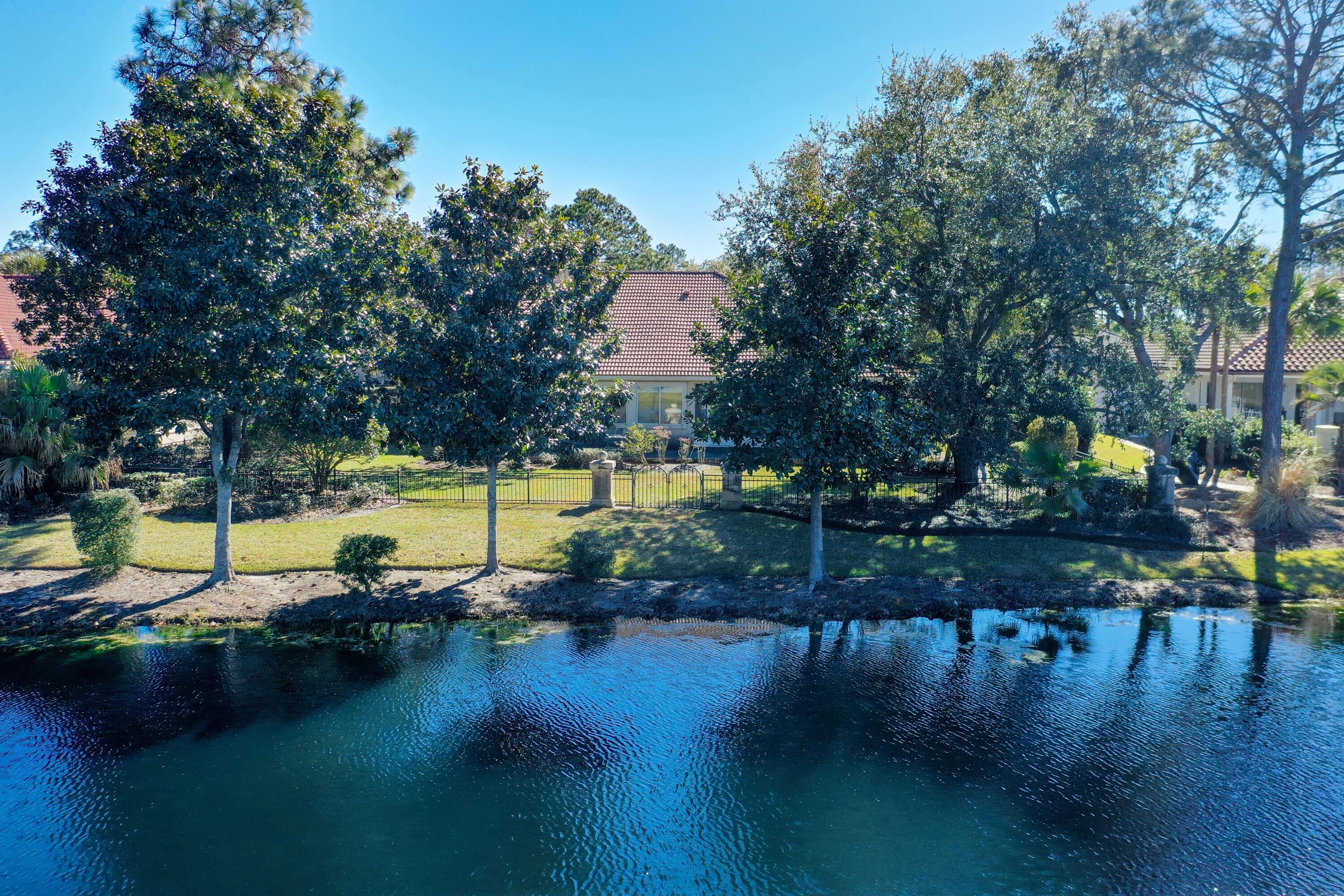 ISLAND GREEN - Residential