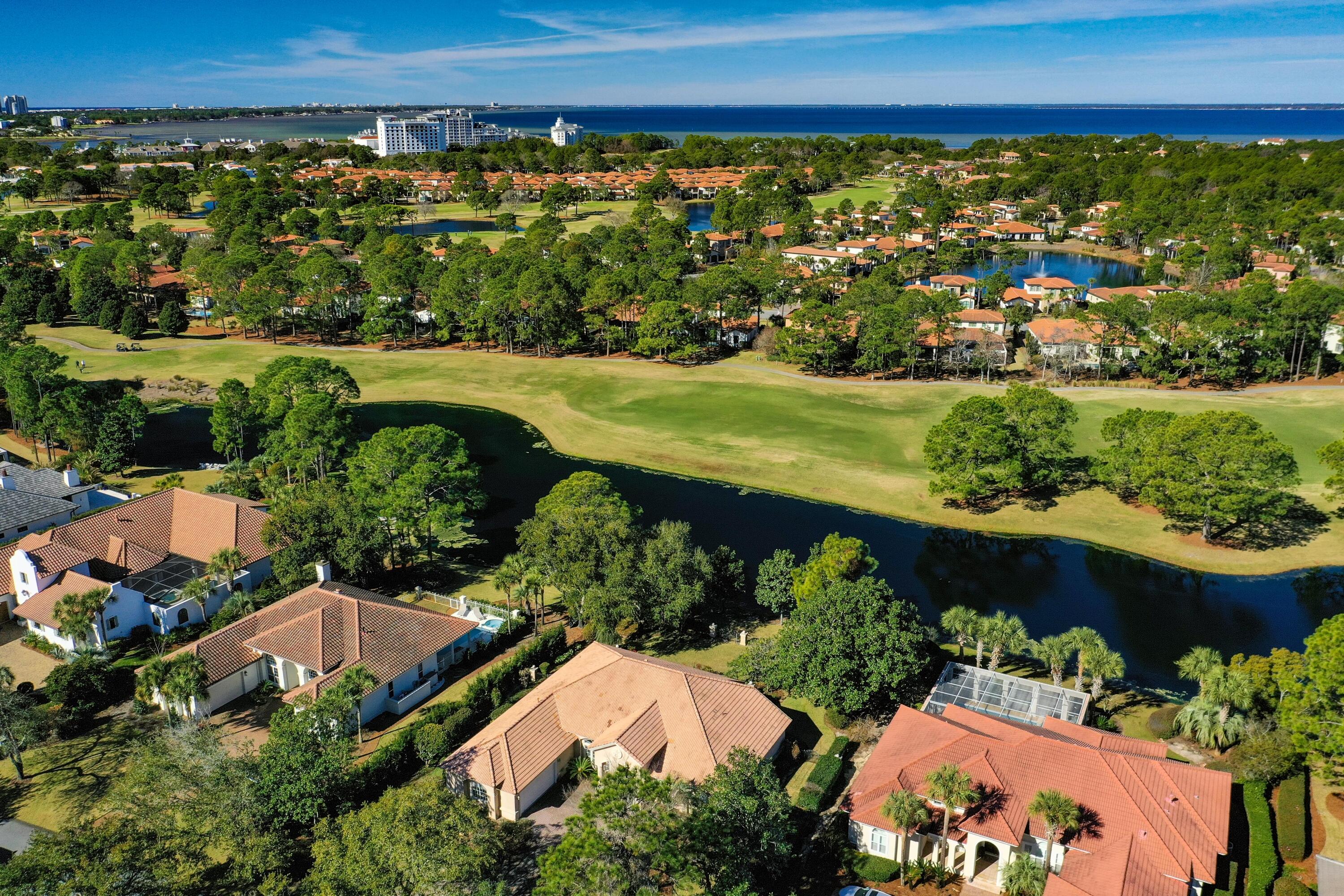 ISLAND GREEN - Residential