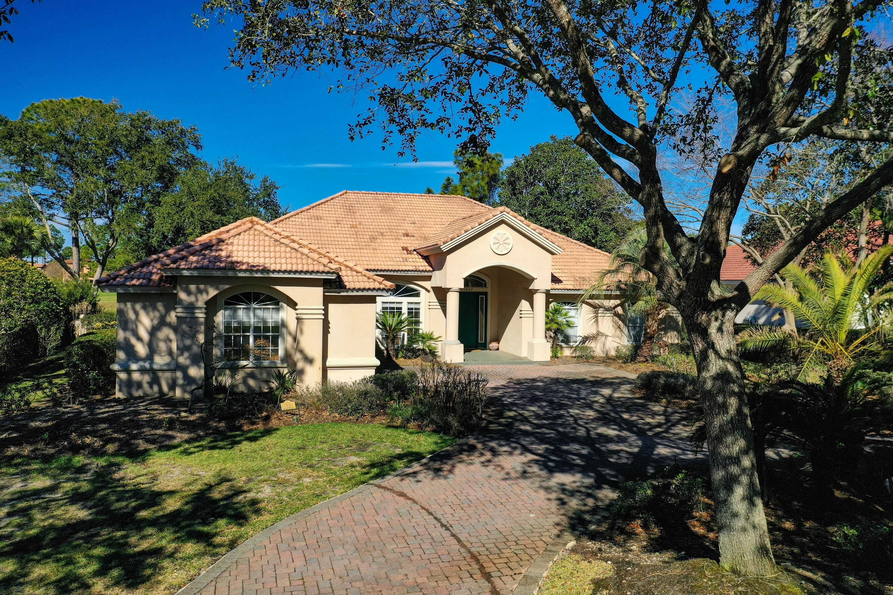 ISLAND GREEN - Residential