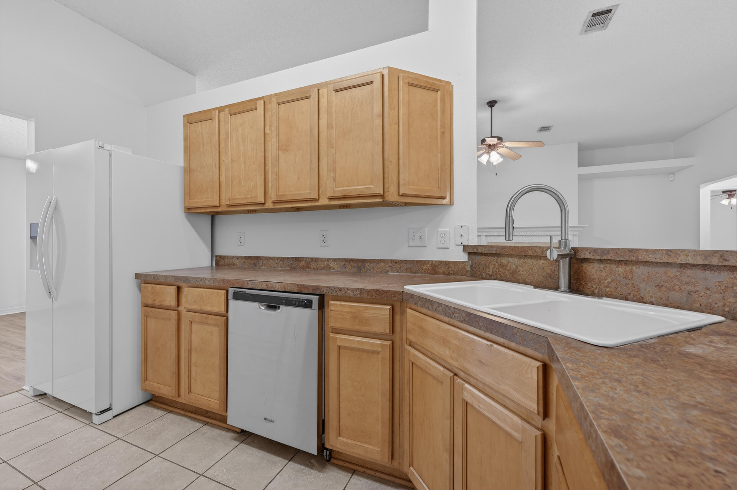 HOLLEY BY THE SEA - Residential