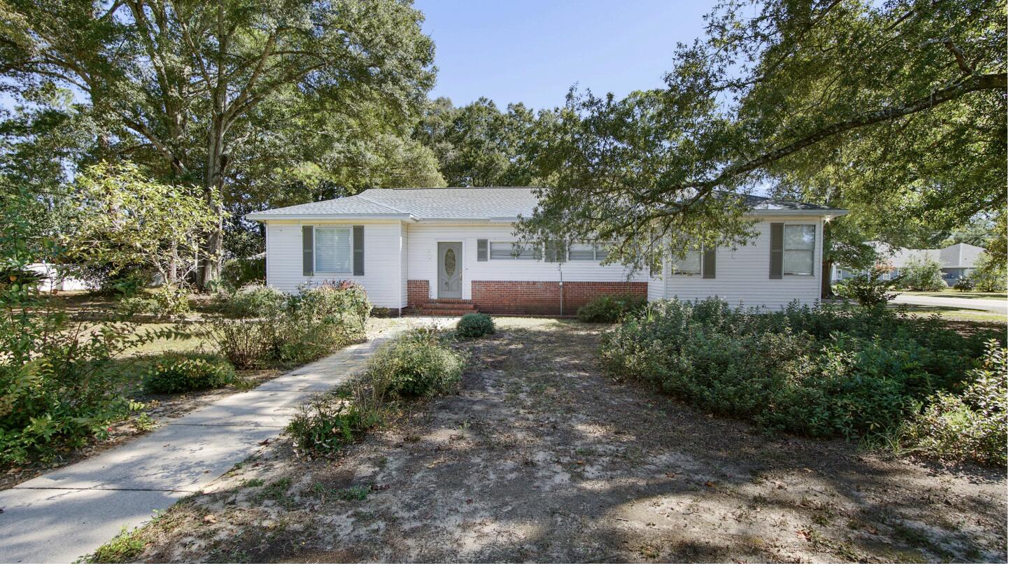 TOWN OF DEFUNIAK SPRINGS - Residential