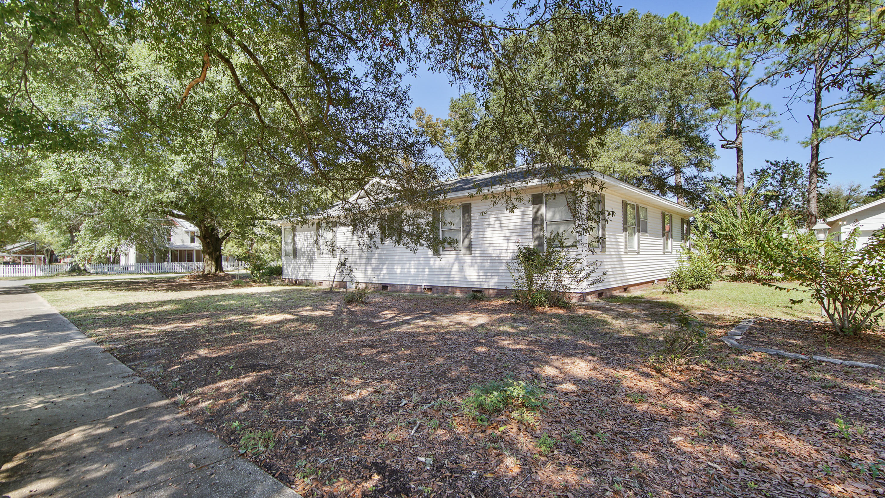 TOWN OF DEFUNIAK SPRINGS - Residential