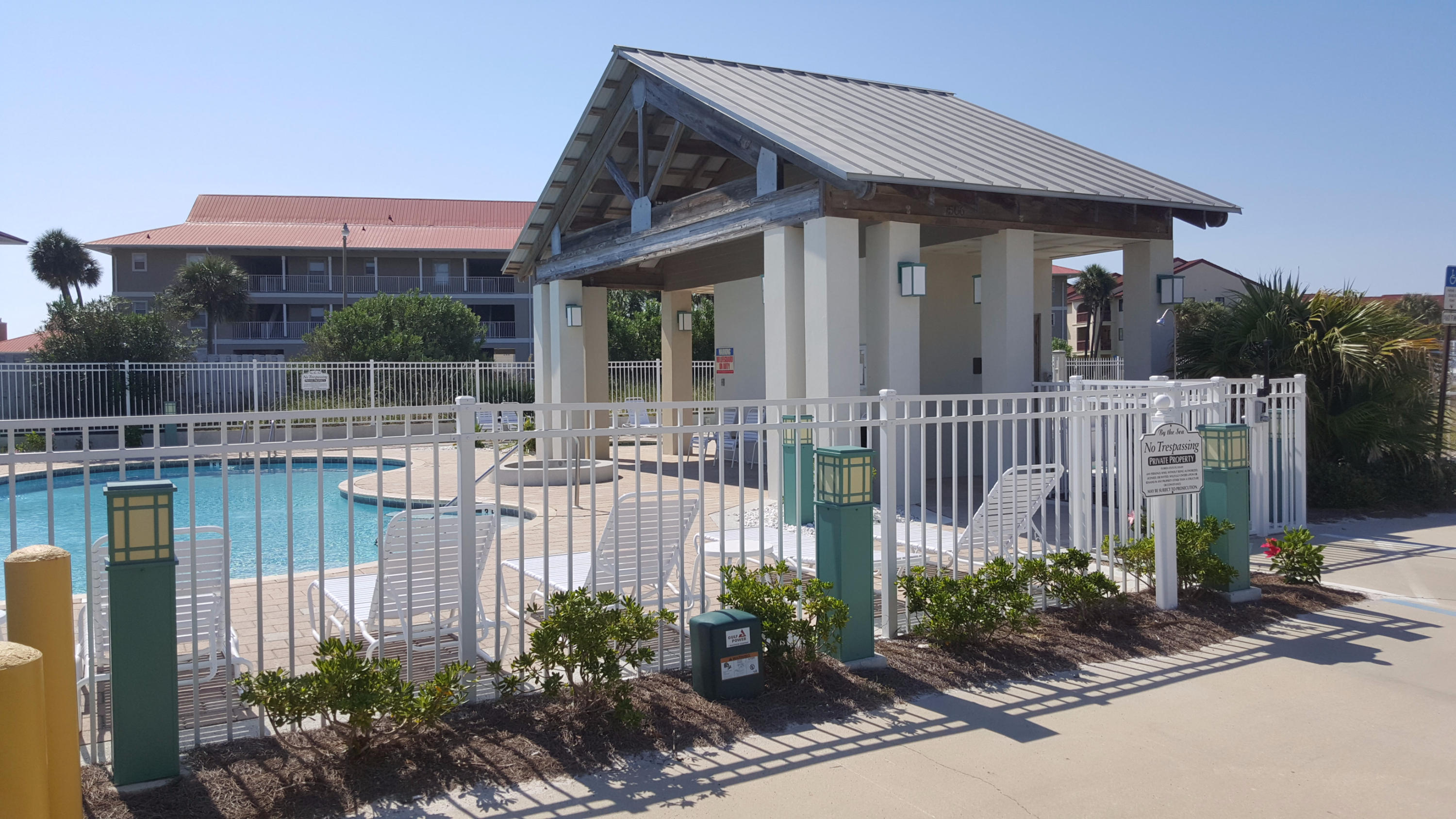 BY THE SEA - Residential