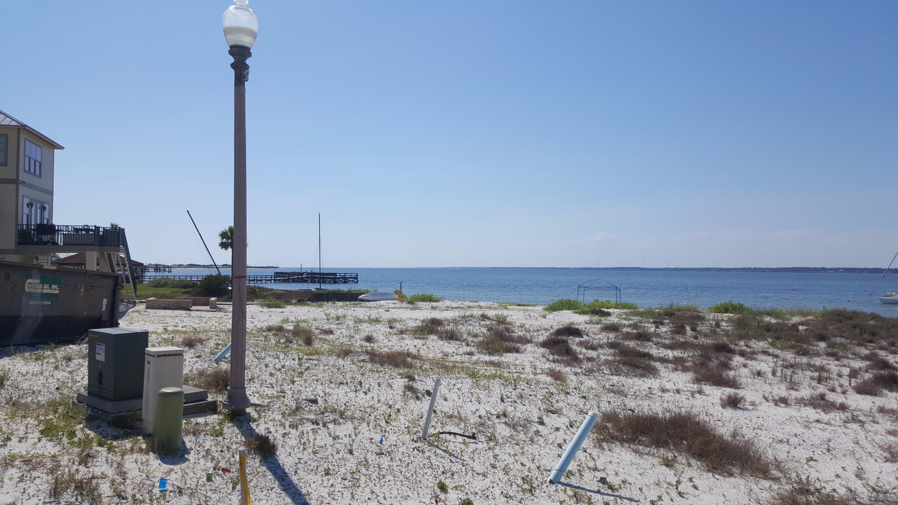 BY THE SEA - Residential