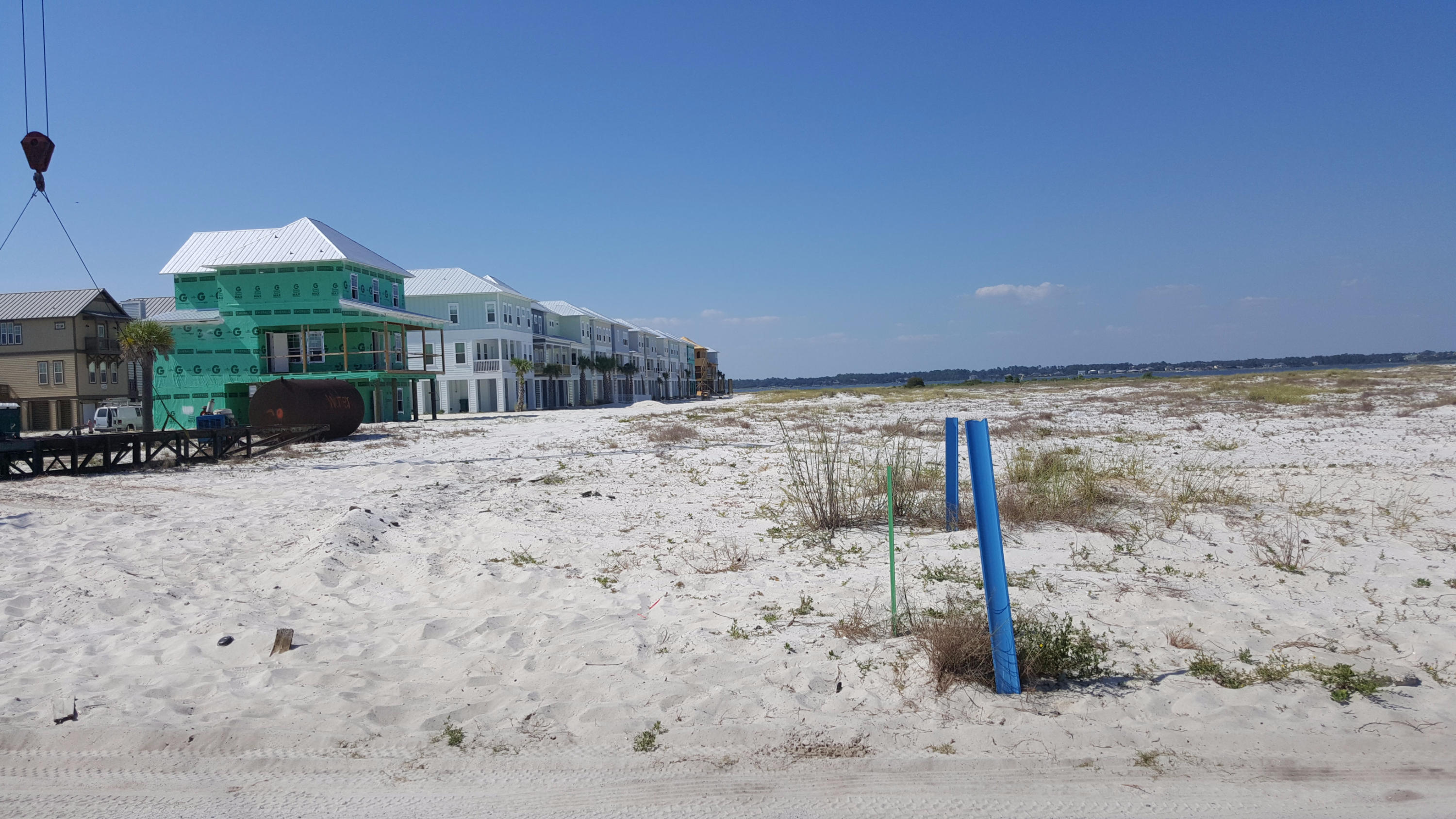 BY THE SEA - Residential