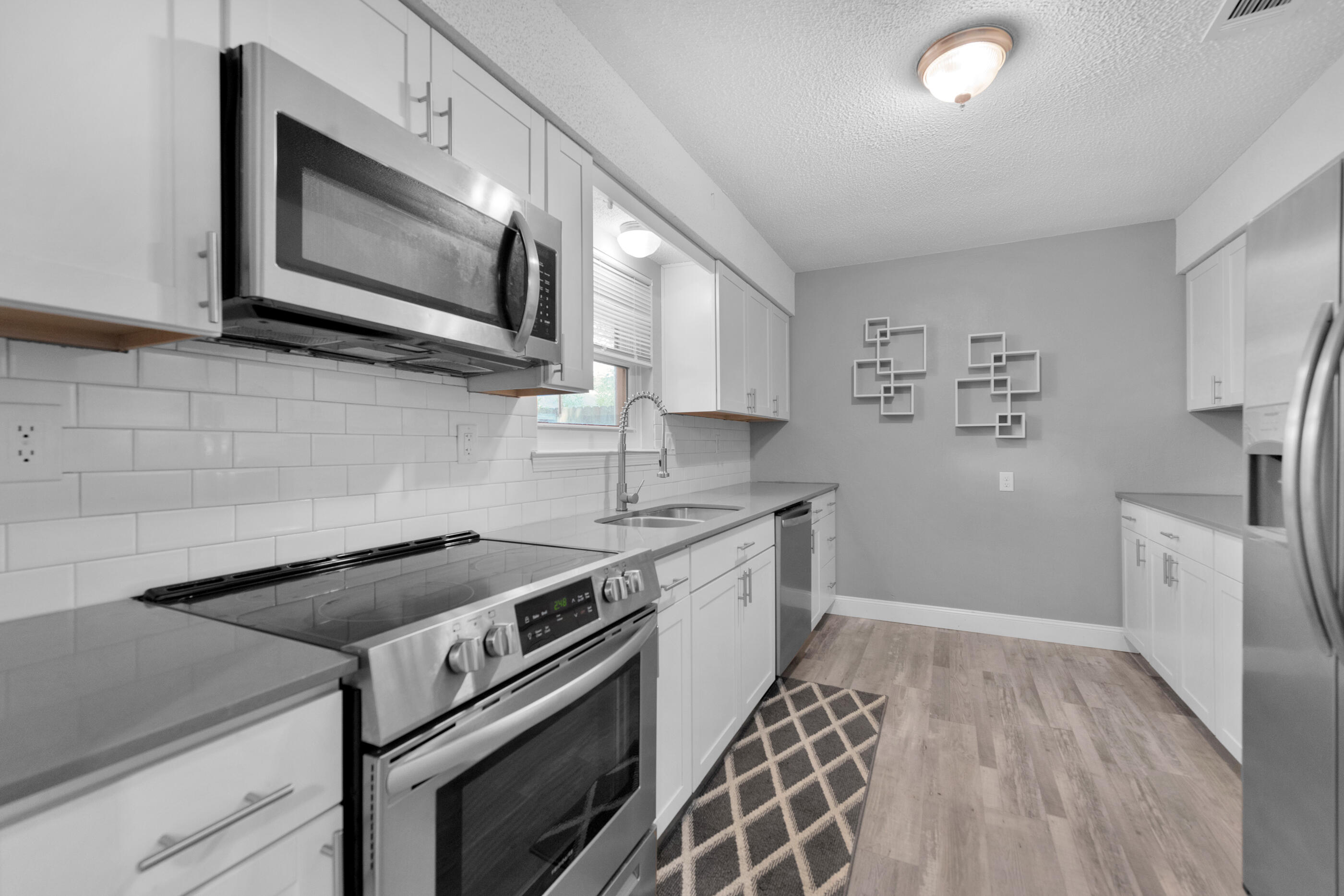 CRESTVIEW-INTR (350003.00) - Residential