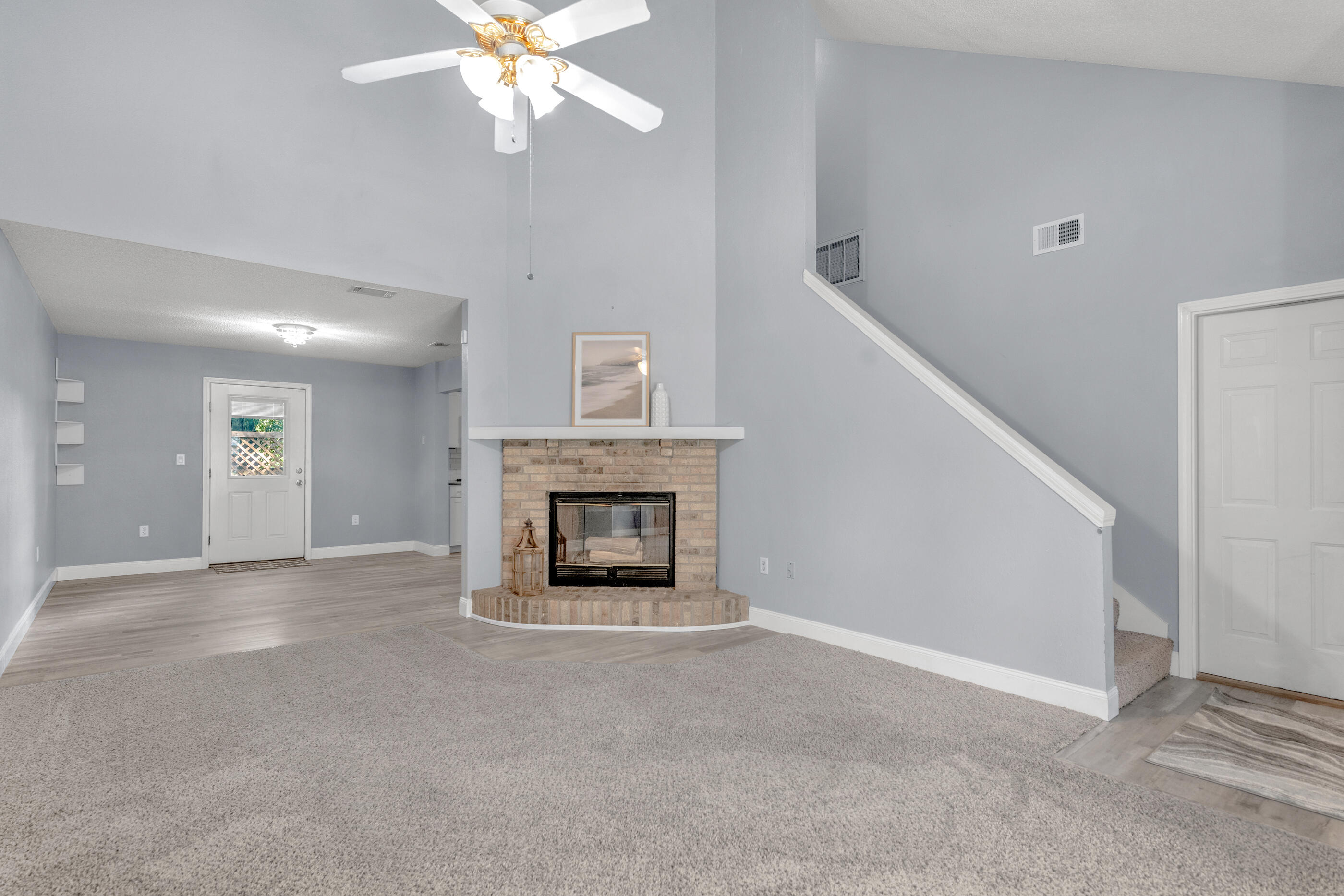 CRESTVIEW-INTR (350003.00) - Residential