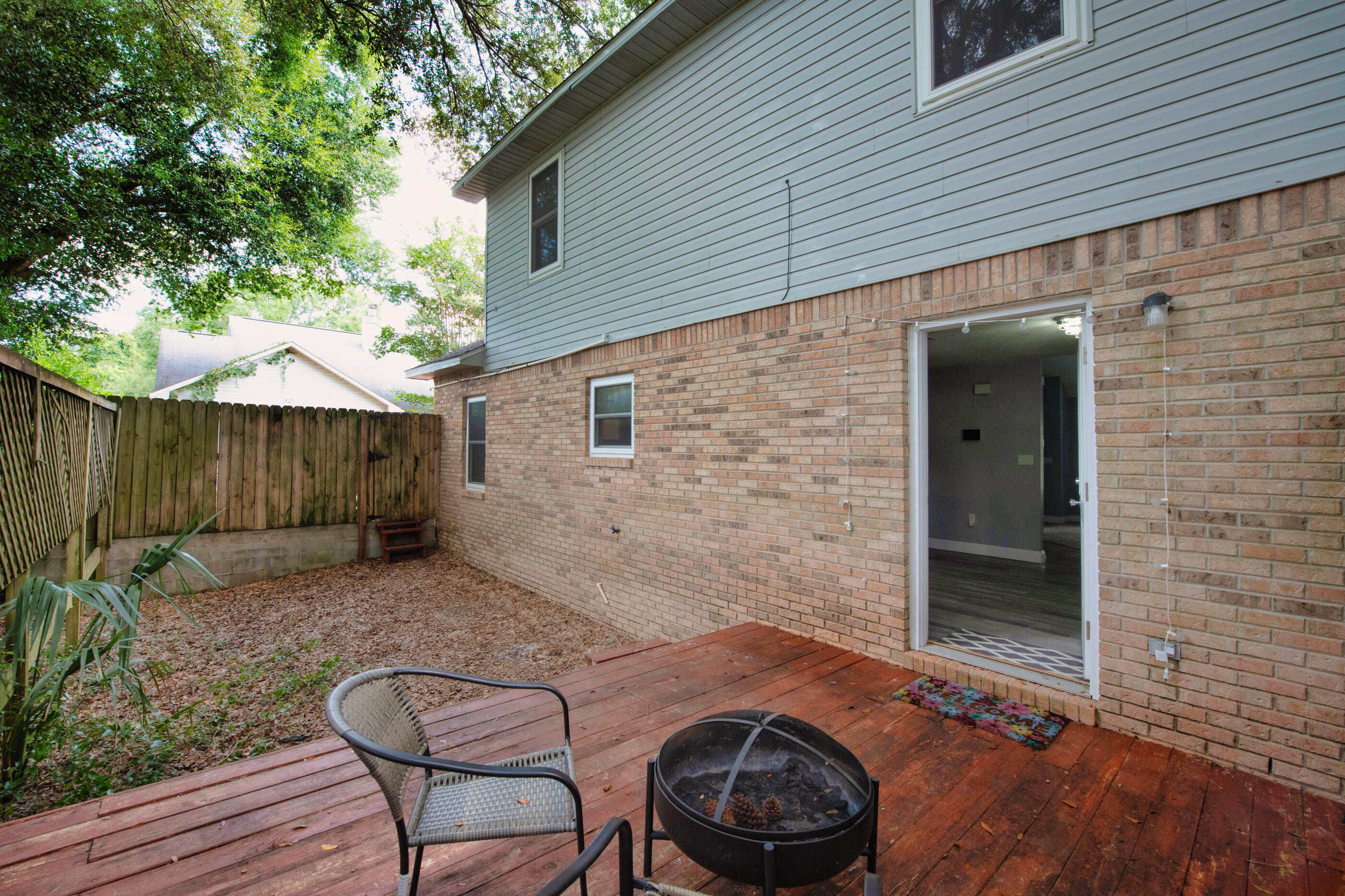 CRESTVIEW-INTR (350003.00) - Residential