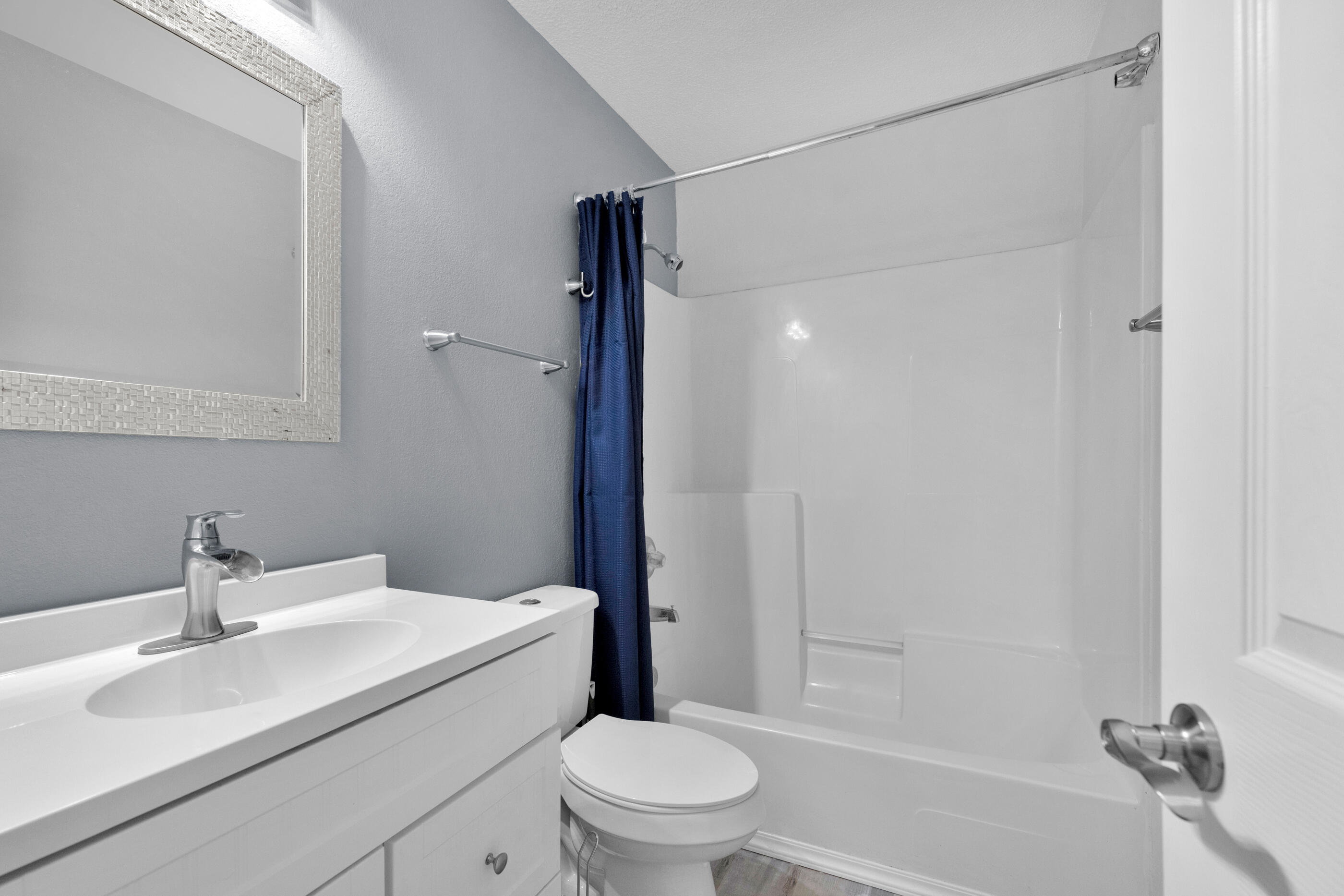 CRESTVIEW-INTR (350003.00) - Residential