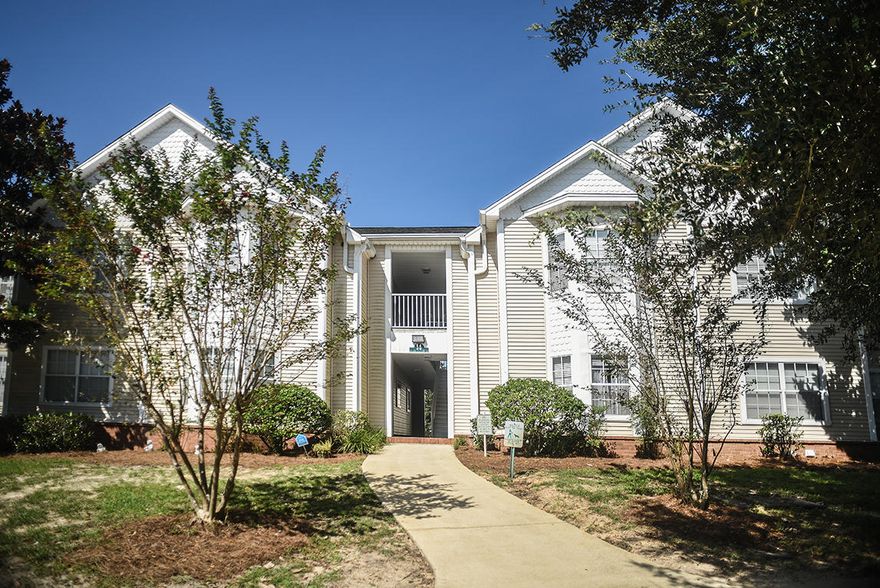 Beautiful impeccably maintained 2br/2ba end unit in central Niceville. Located in The Oaks in Niceville and tucked away in a private rear corner of the development with warm hardwood flooring, airy bay window, upgraded Kitchen with granite counters, new interior paint, new carpeting, recessed lighting and ceiling fans. A gazebo and grilling area are steps away in the grassy, manicured courtyard next to a natural wooded area. The complex also includes a swimming pool which use is covered in the association dues along with insurance, water, trash pick up and cable. Perfect for empty nesters, first time homeowners or investment/vacation property. Only a short drive to bases and beaches. Some furniture may be purchased separately.