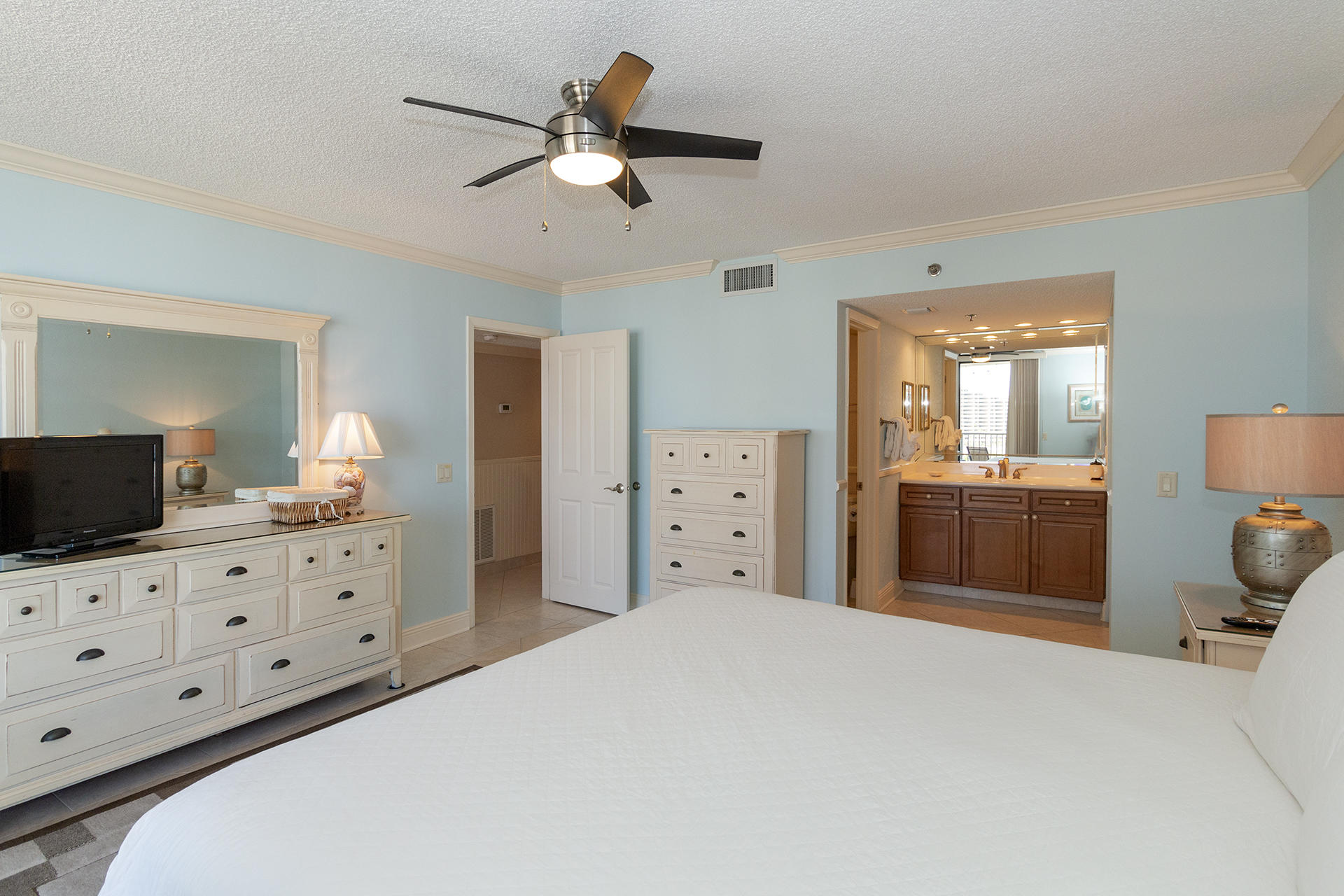 MAINSAIL CONDO PH 4 - Residential