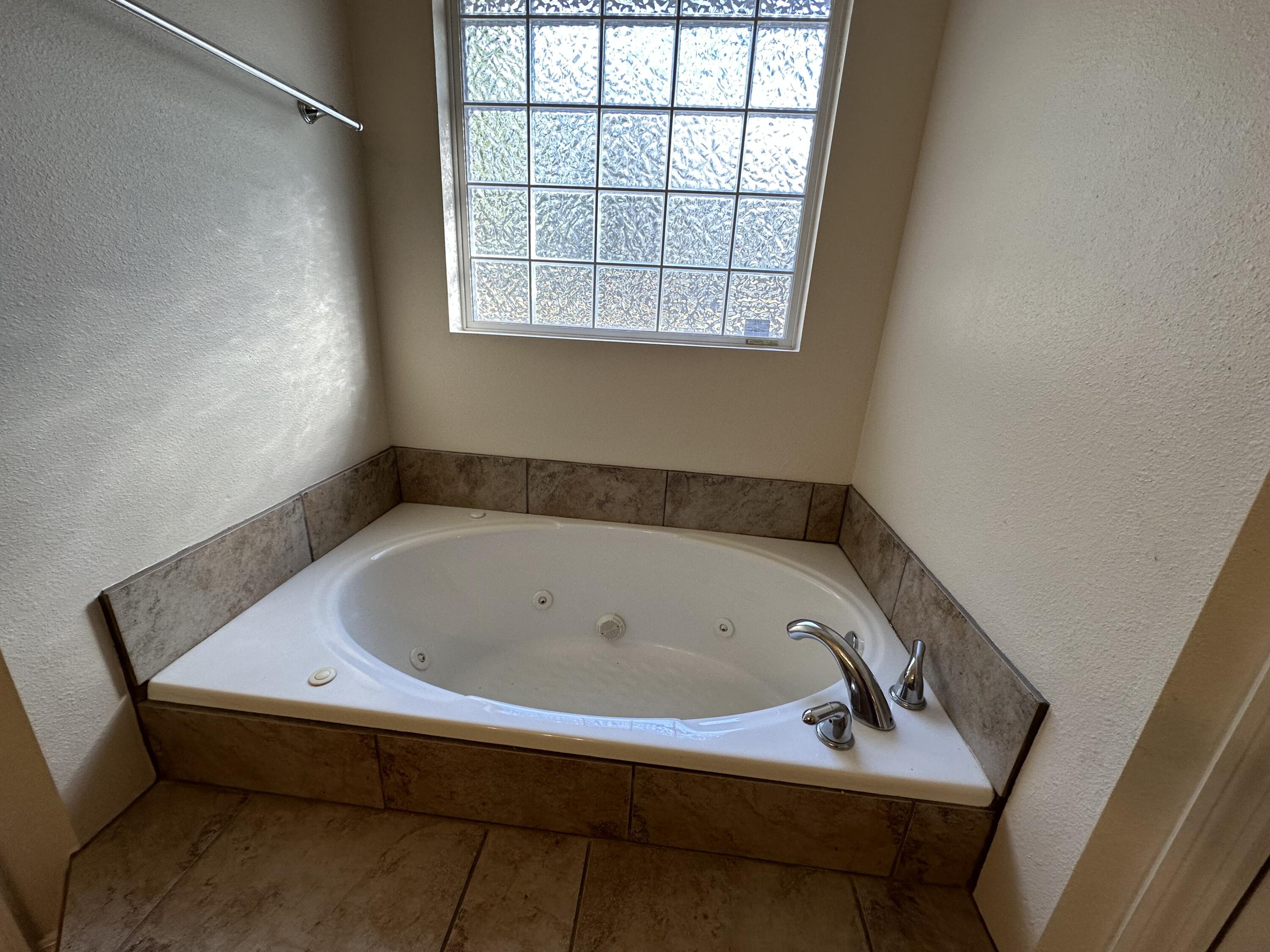 METES & BOUNDS - Residential Lease