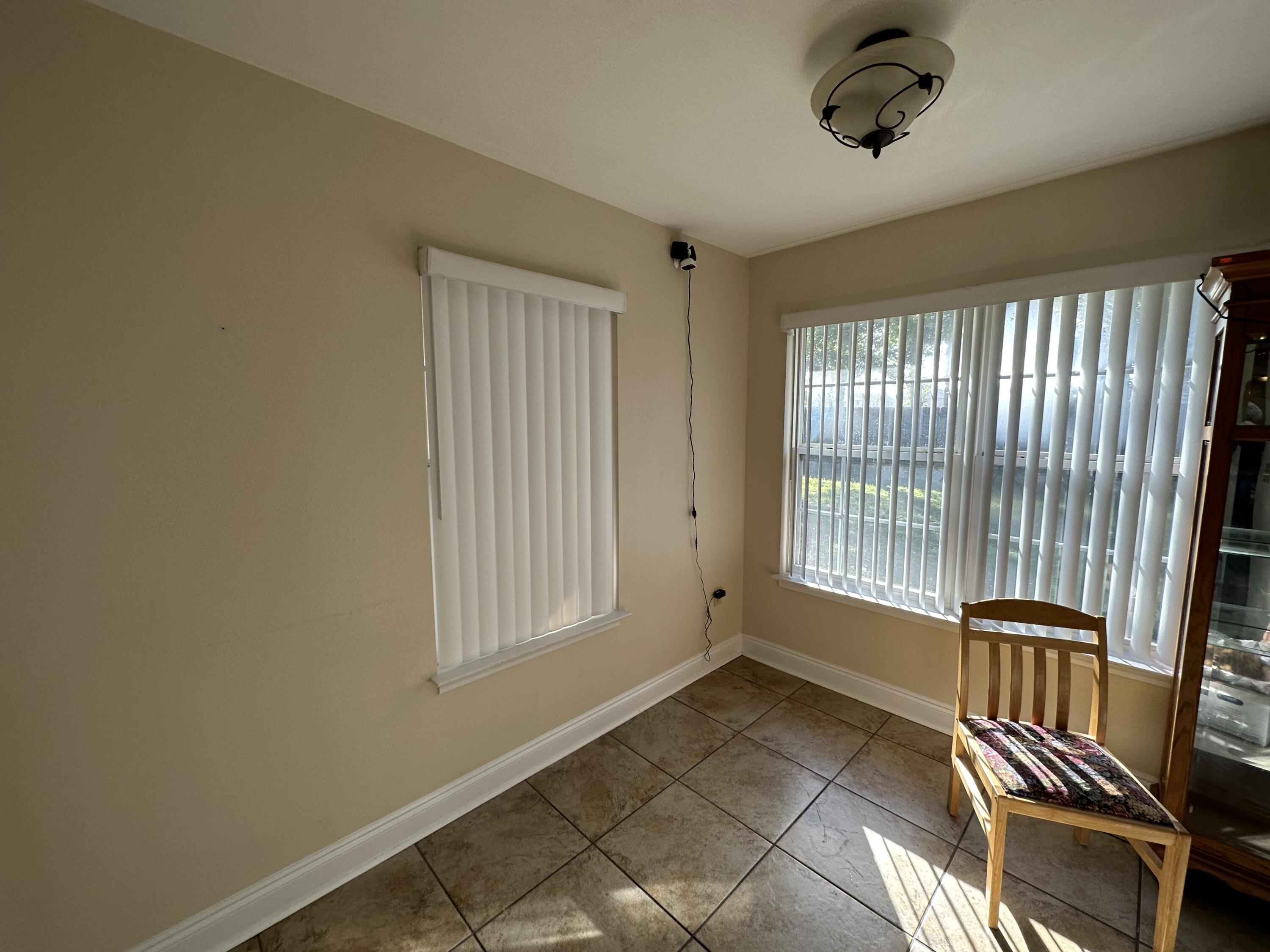METES & BOUNDS - Residential Lease