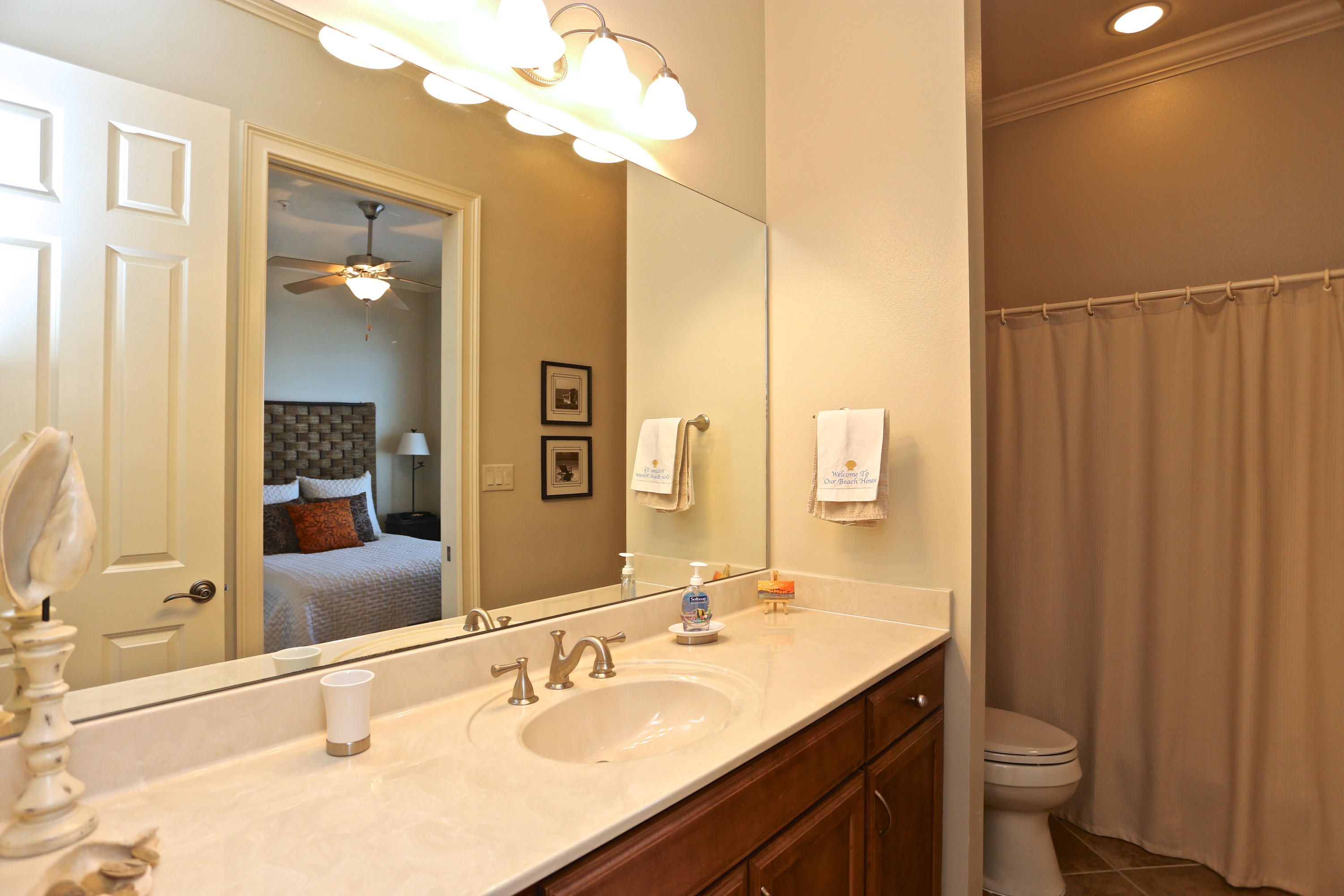 JOURNEYS END CONDO - Residential