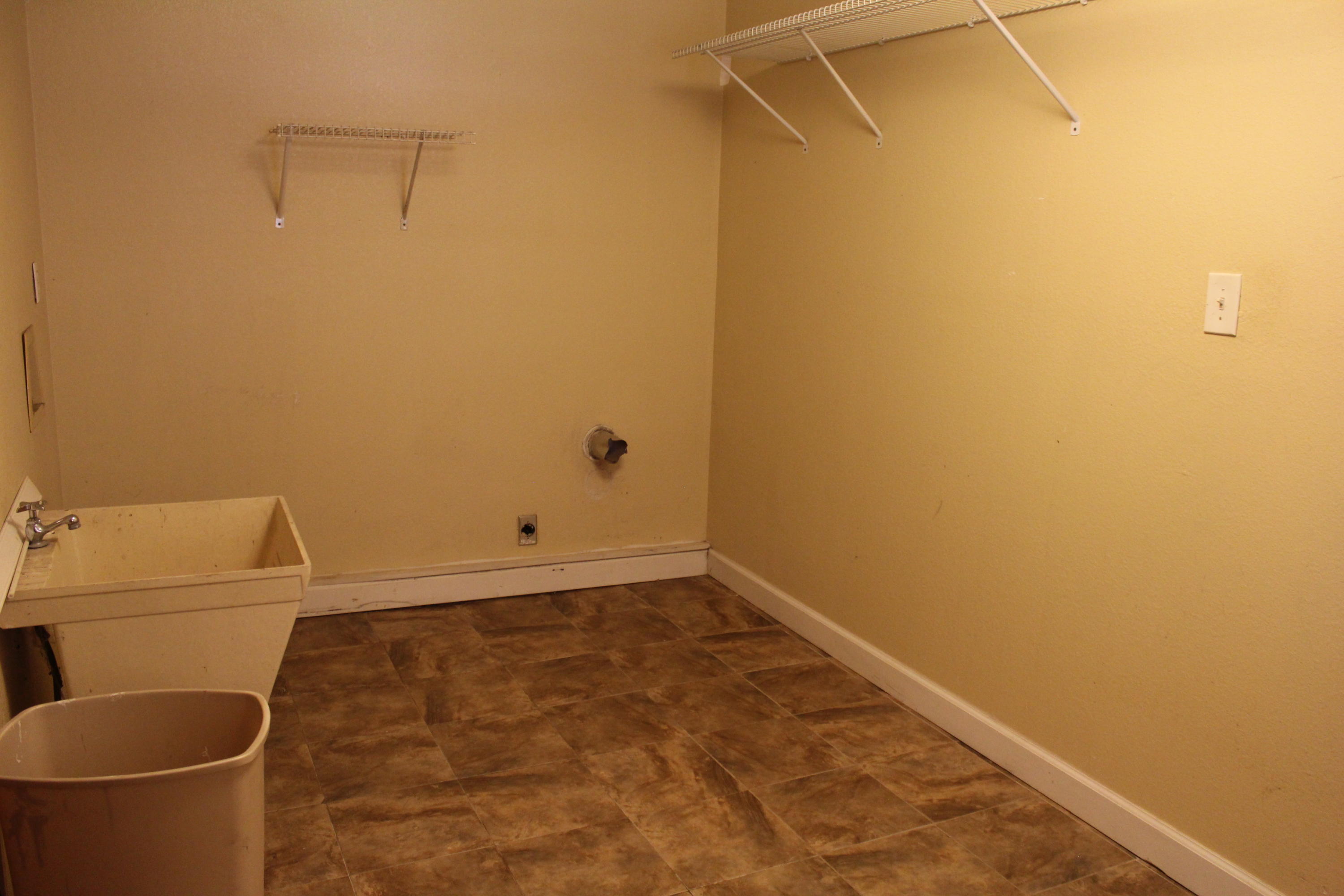 RACETRACK ROAD - Residential