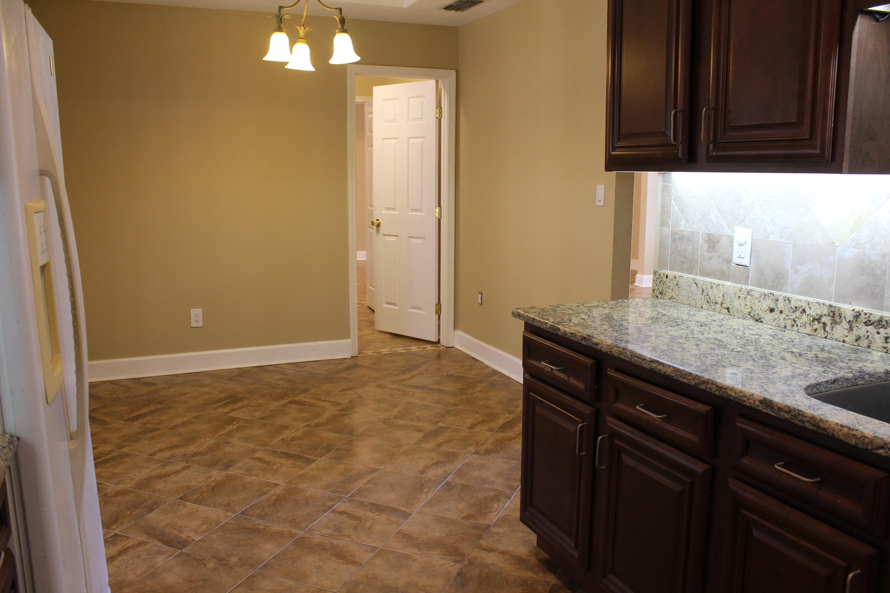 RACETRACK ROAD - Residential