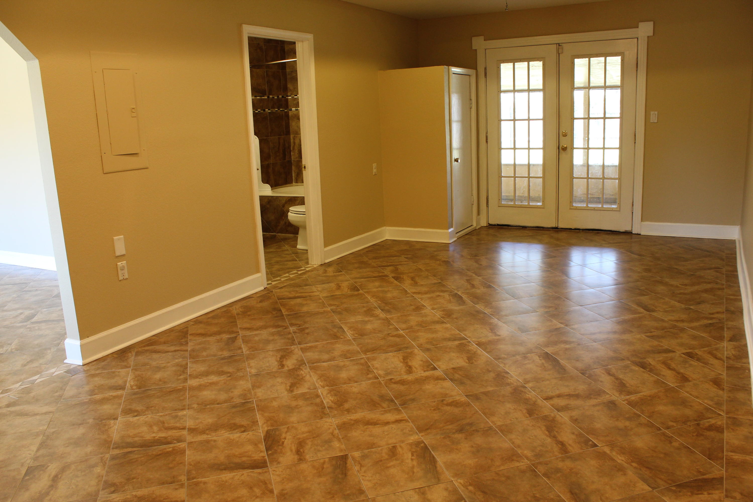 RACETRACK ROAD - Residential