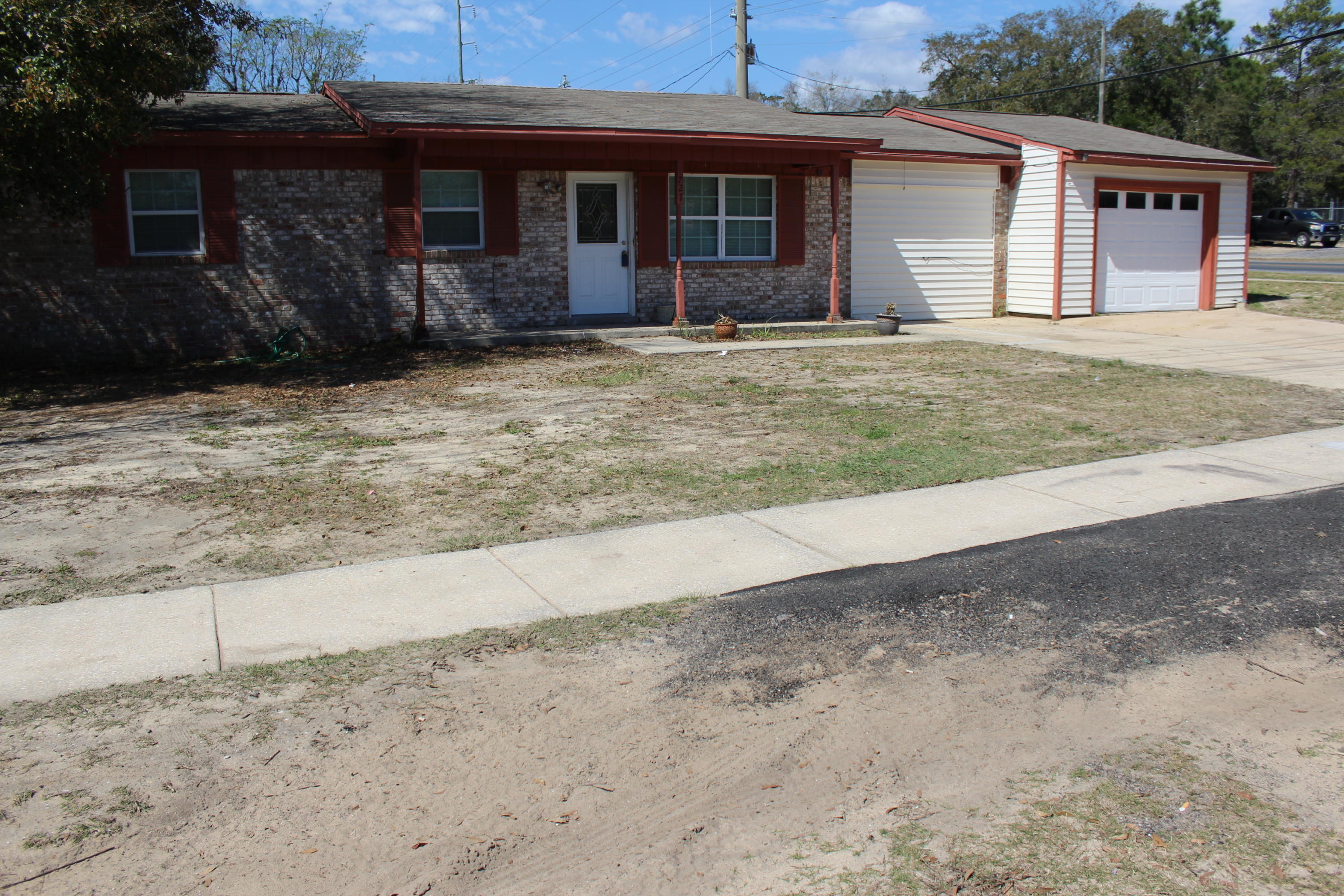 RACETRACK ROAD - Residential