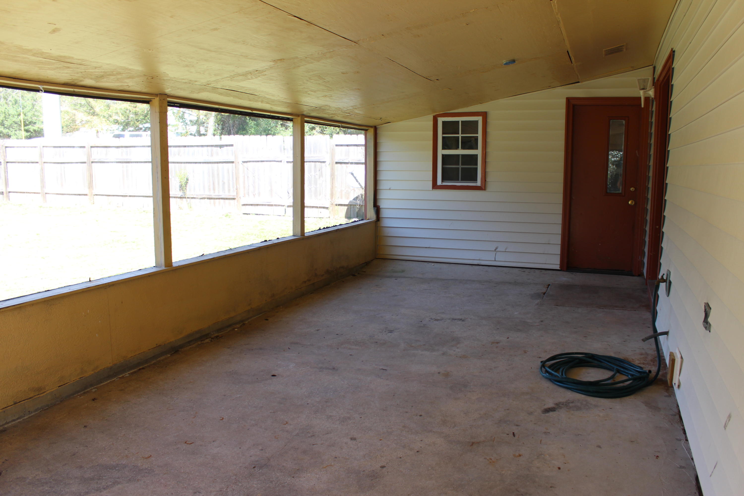 RACETRACK ROAD - Residential