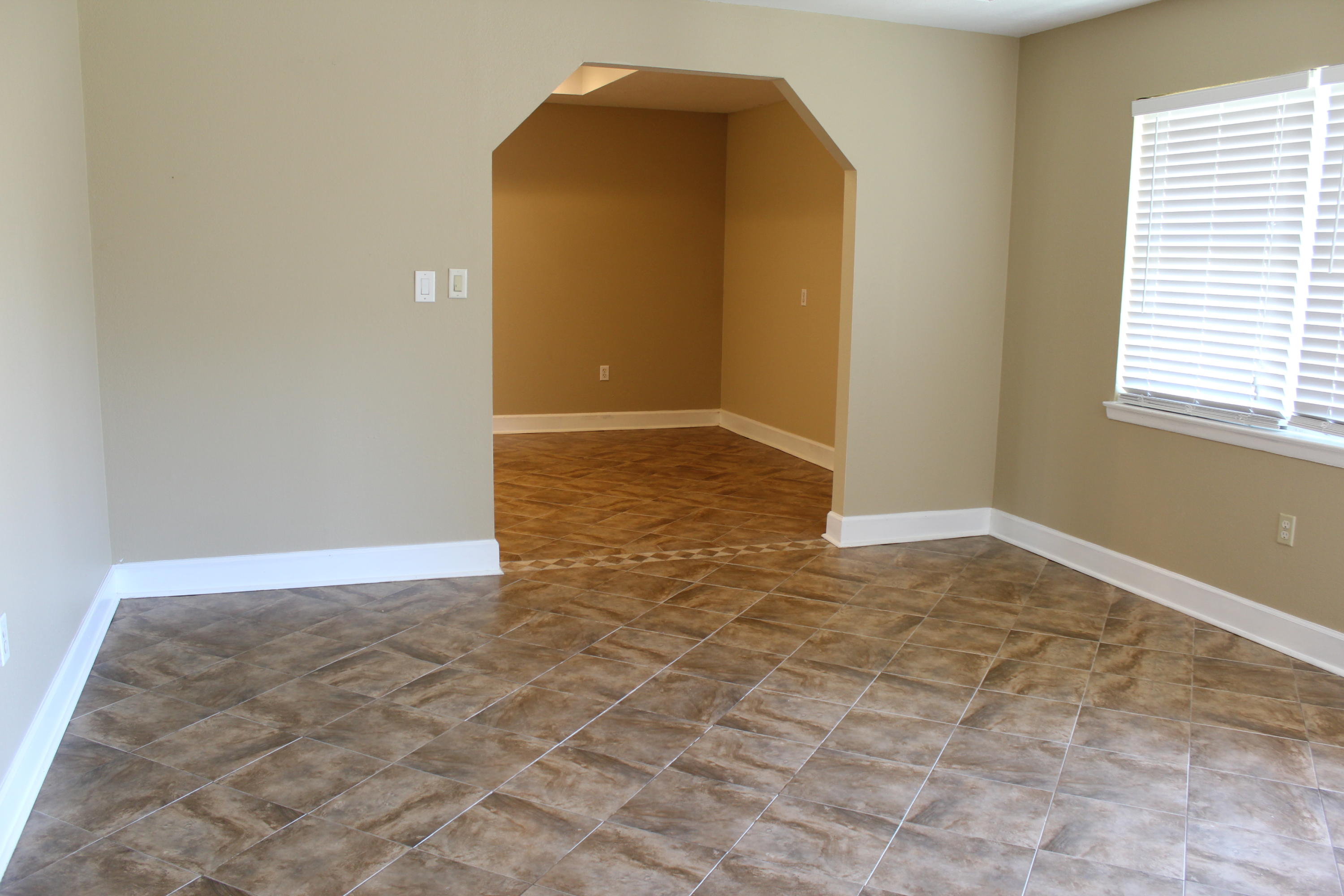 RACETRACK ROAD - Residential