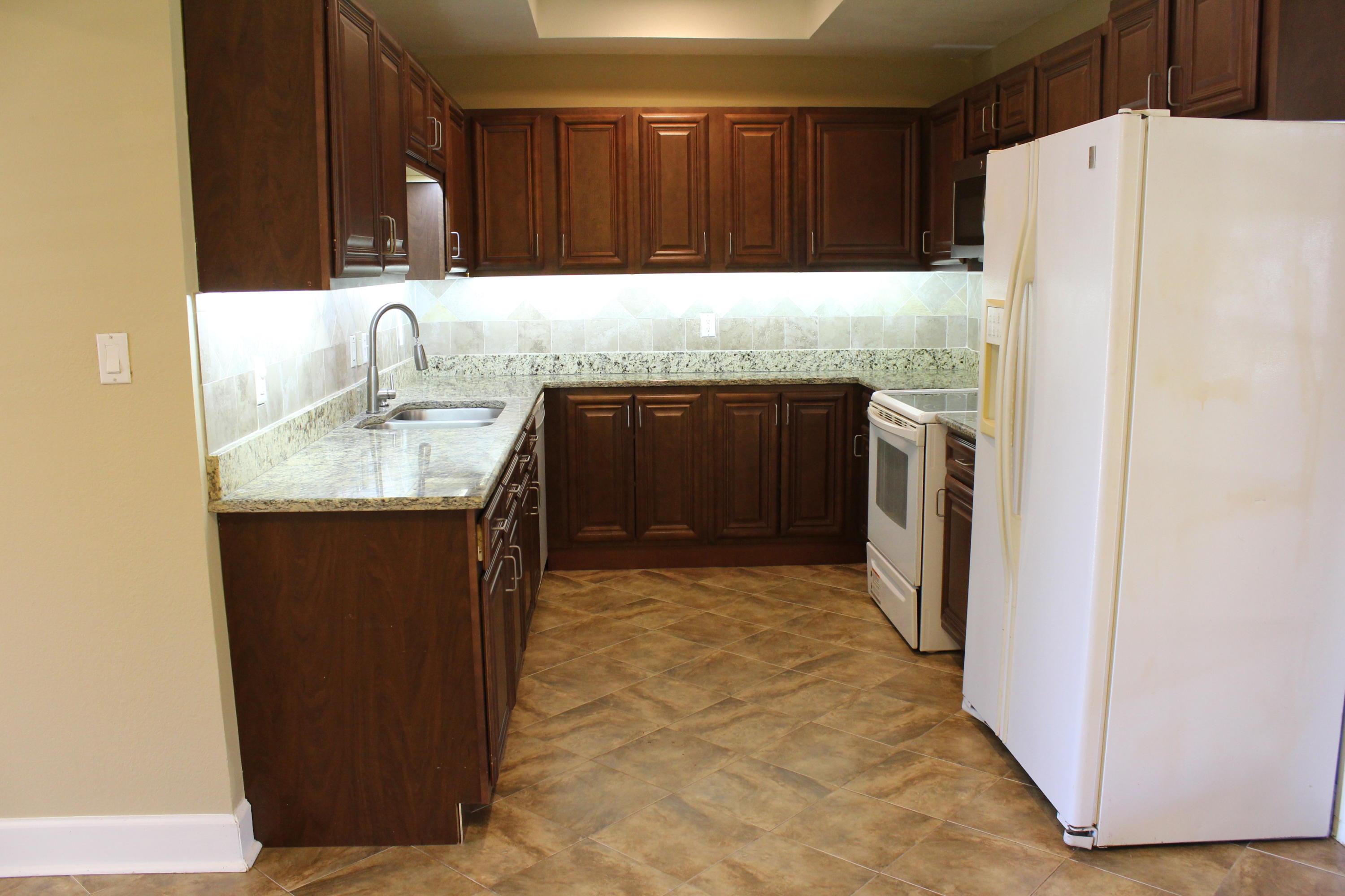 RACETRACK ROAD - Residential