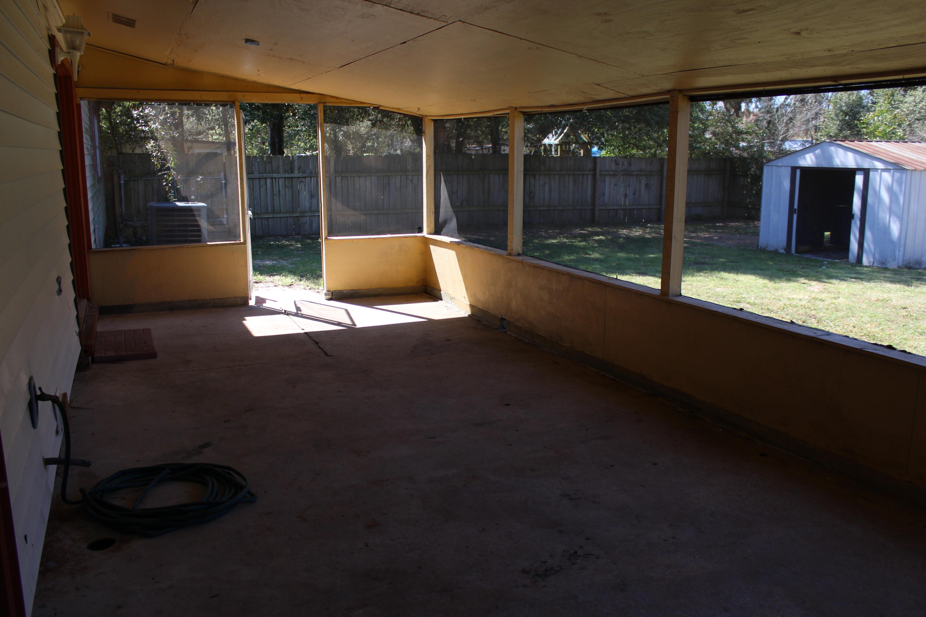 RACETRACK ROAD - Residential