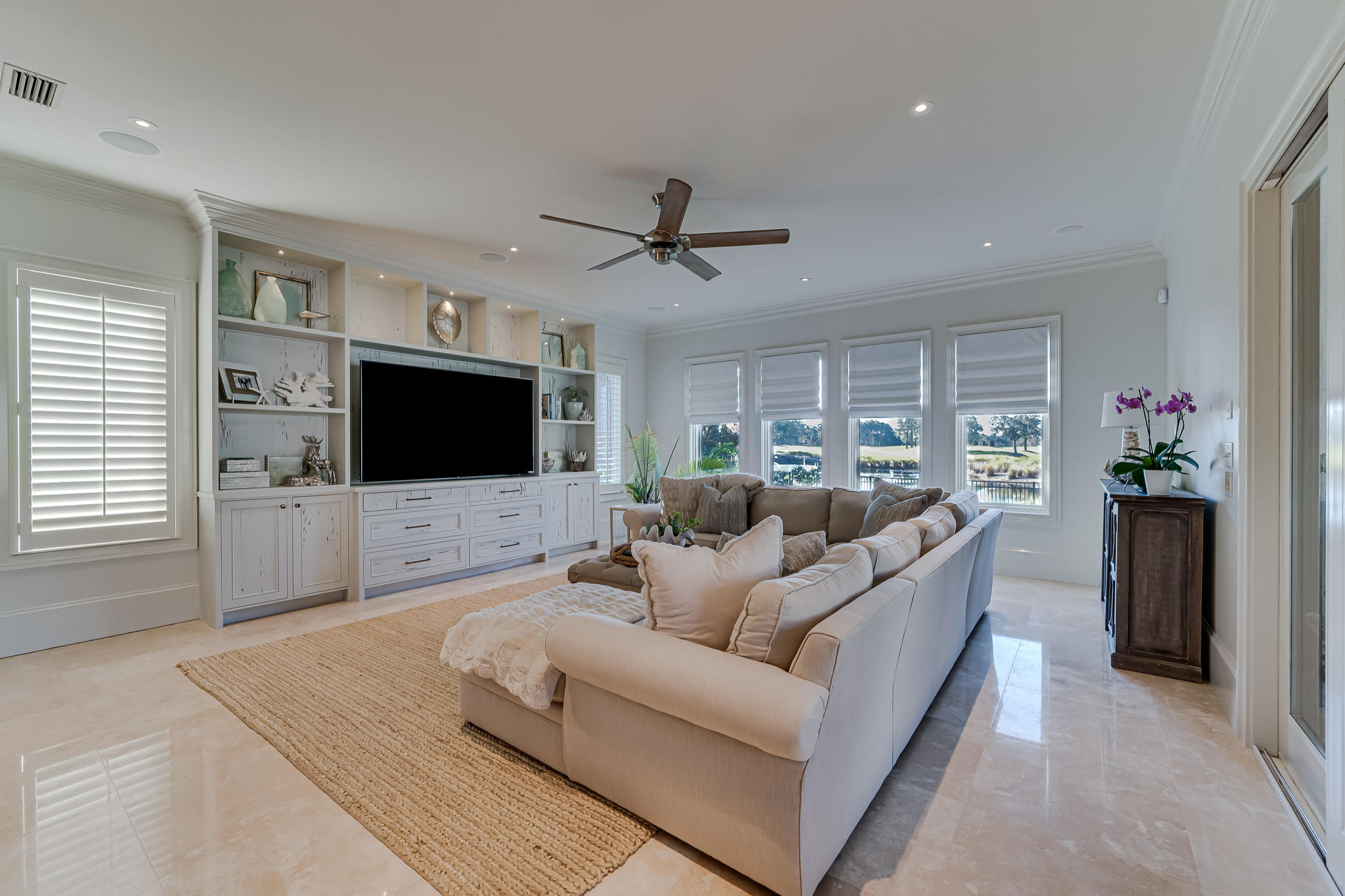 ISLAND GREEN - Residential