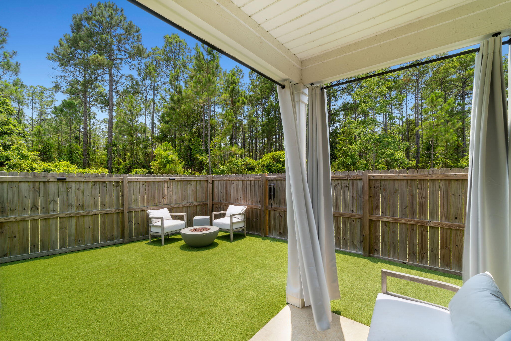 TRANQUILITY BY THE BAY - Residential