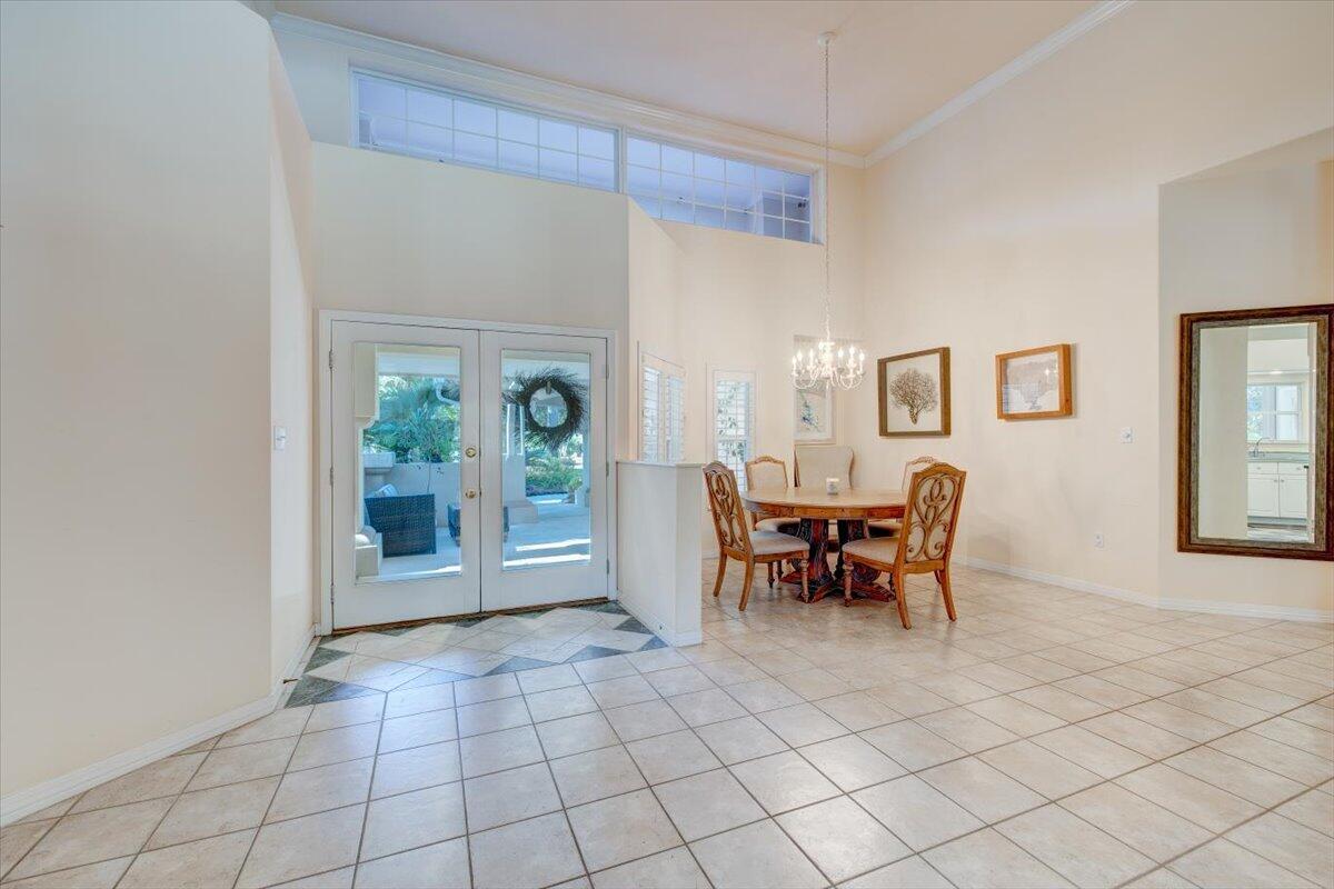 BAYTOWNE AVE EAST - Residential