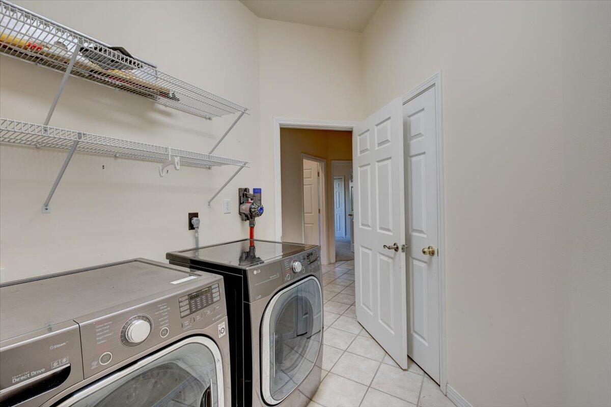 BAYTOWNE AVE EAST - Residential