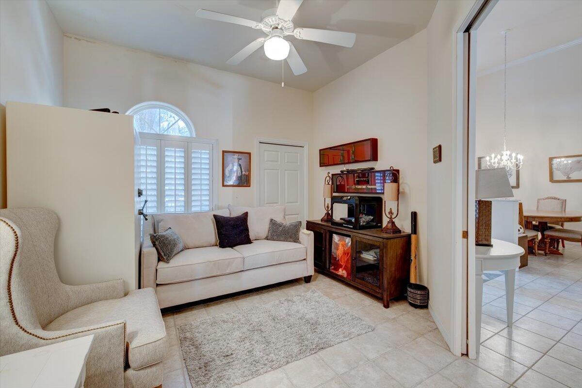 BAYTOWNE AVE EAST - Residential