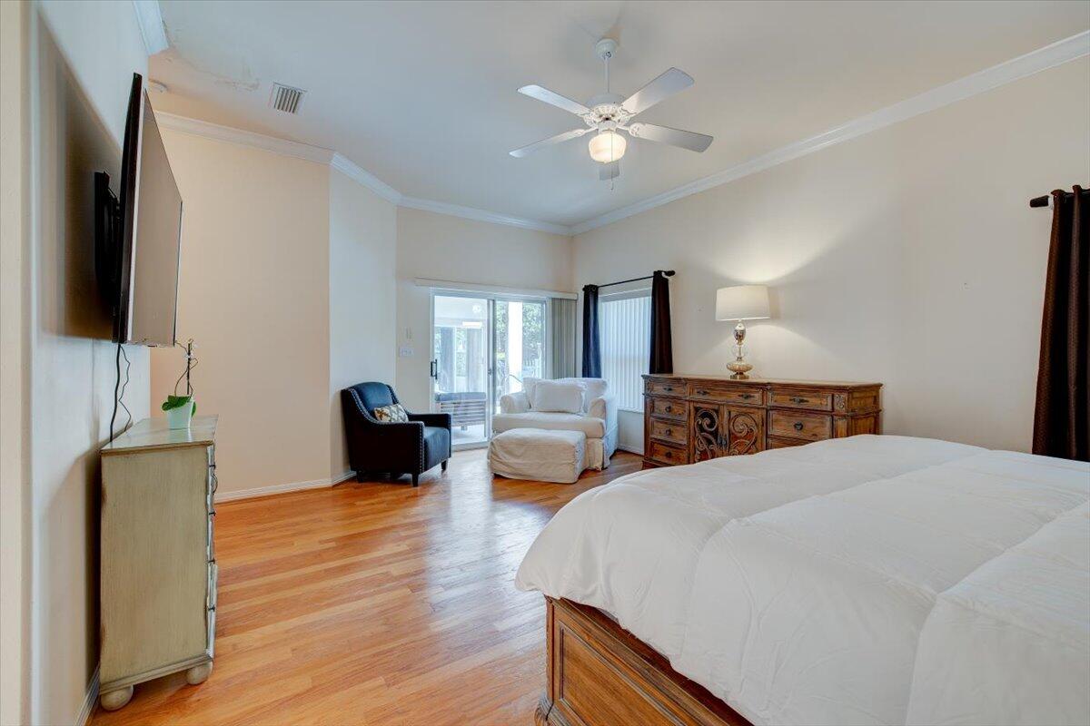 BAYTOWNE AVE EAST - Residential