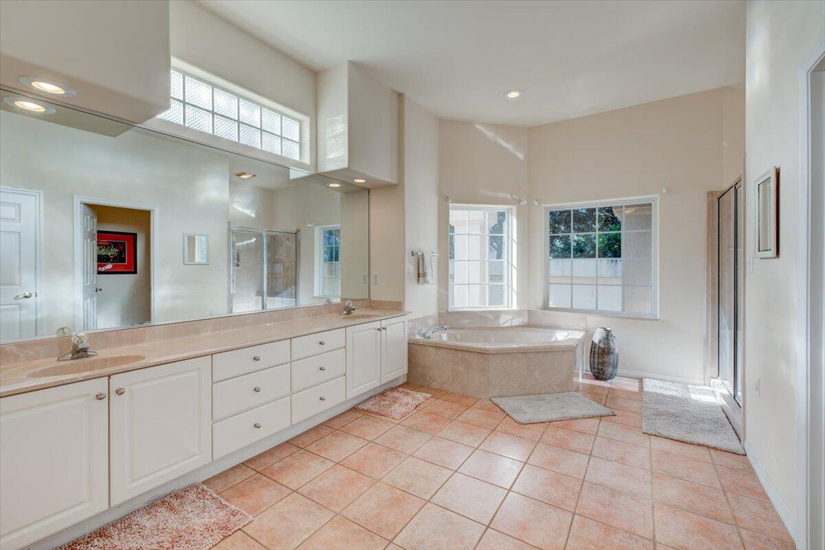 BAYTOWNE AVE EAST - Residential