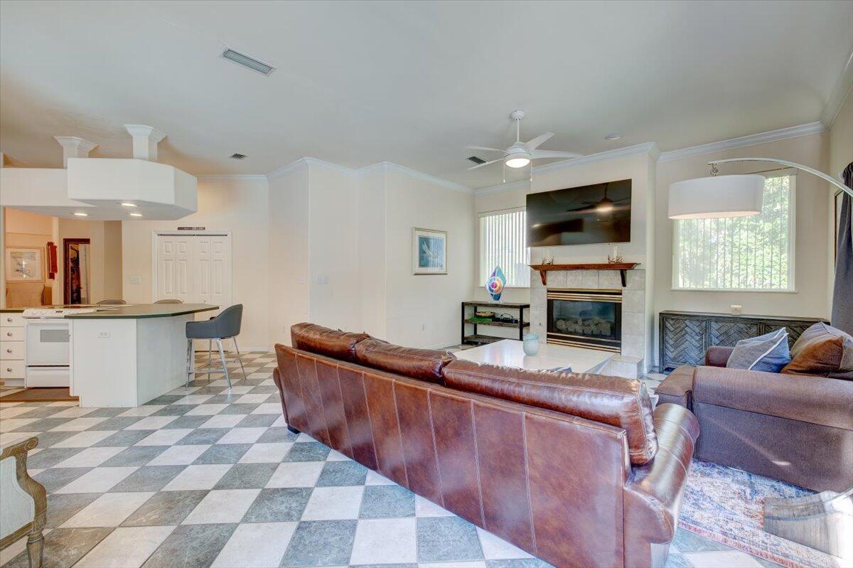 BAYTOWNE AVE EAST - Residential