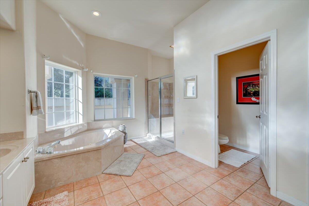 BAYTOWNE AVE EAST - Residential