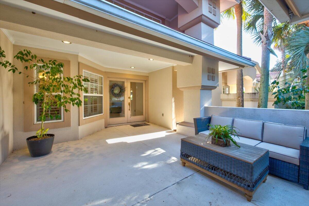 BAYTOWNE AVE EAST - Residential