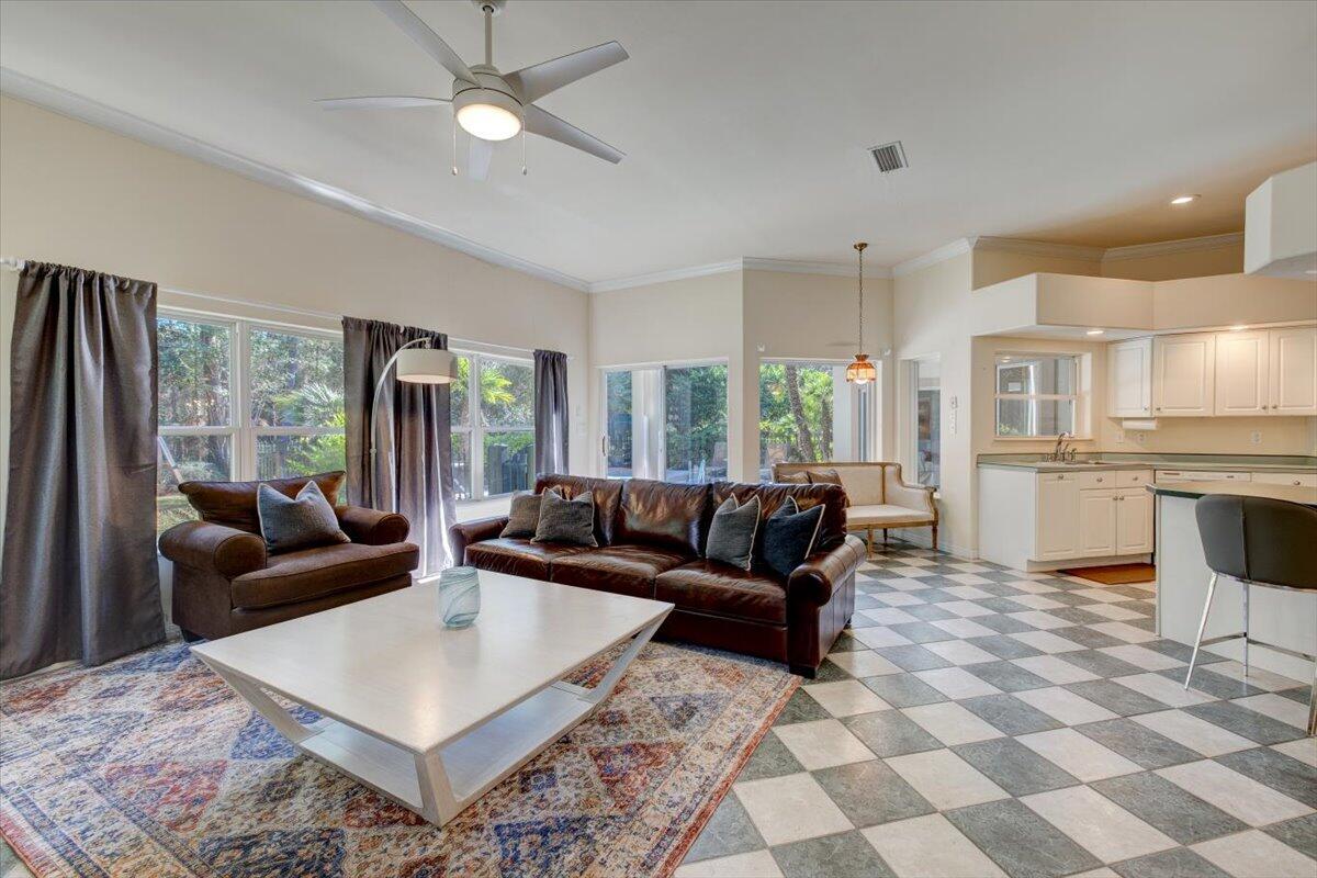 BAYTOWNE AVE EAST - Residential