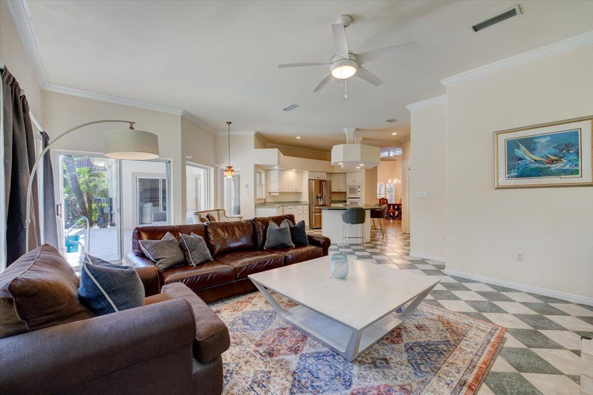 BAYTOWNE AVE EAST - Residential