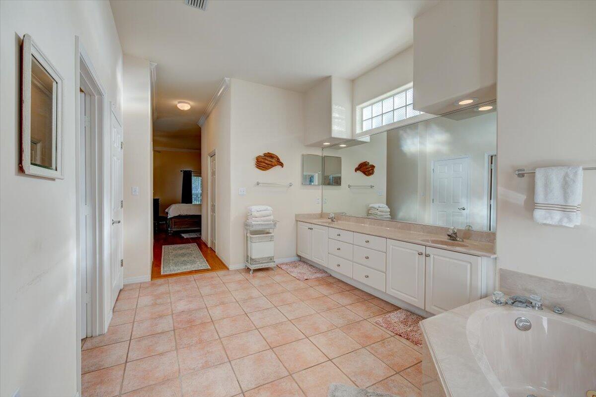 BAYTOWNE AVE EAST - Residential