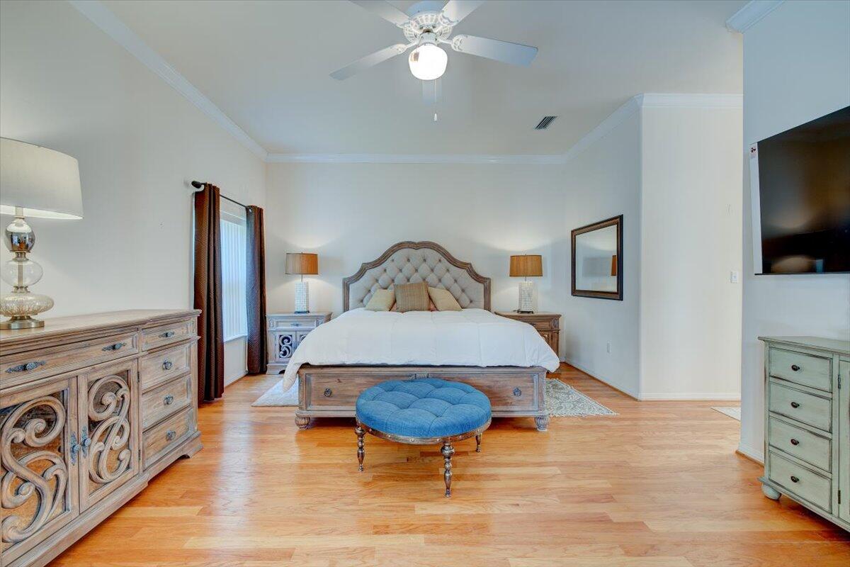 BAYTOWNE AVE EAST - Residential