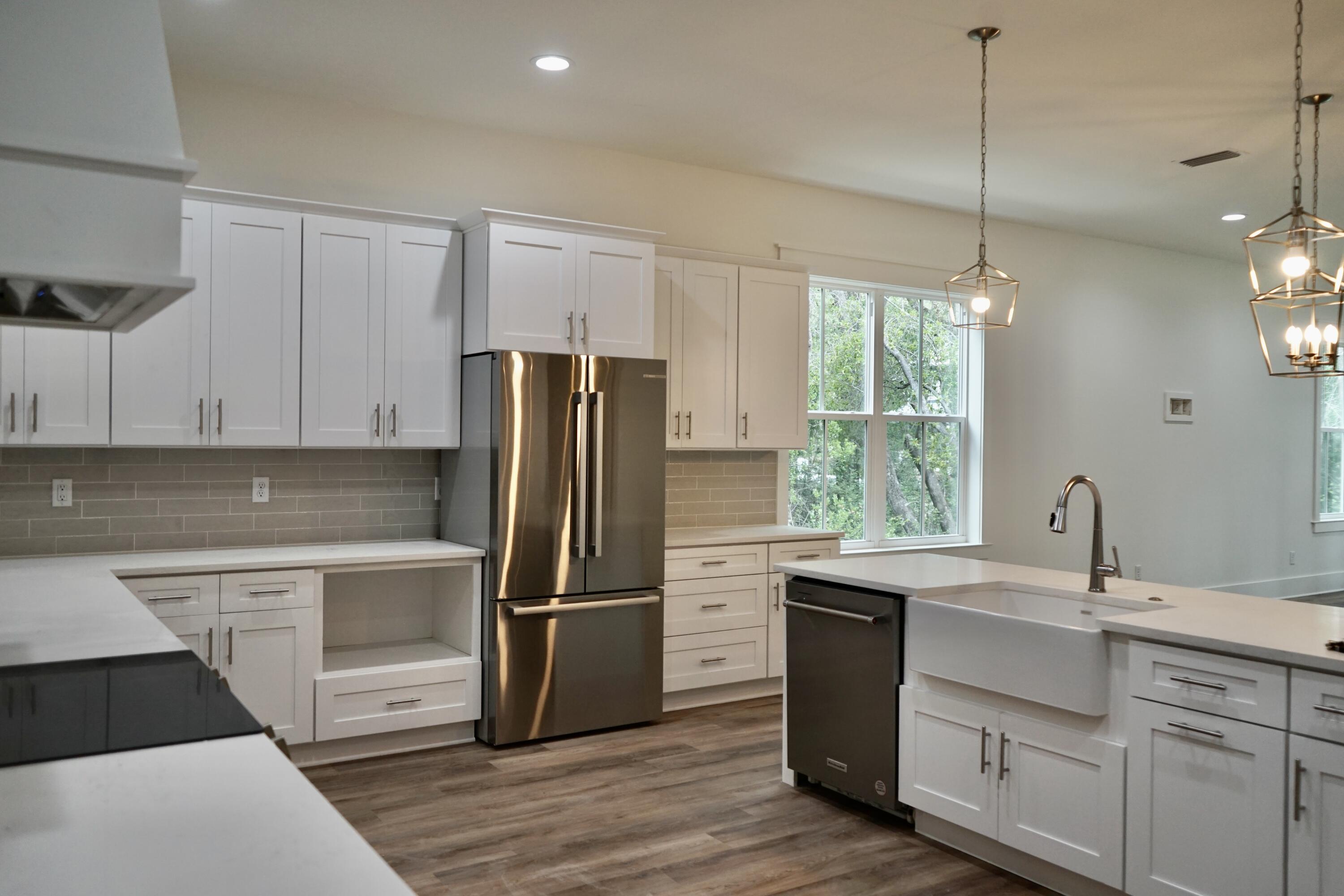 MAGNOLIA BEACH - Residential