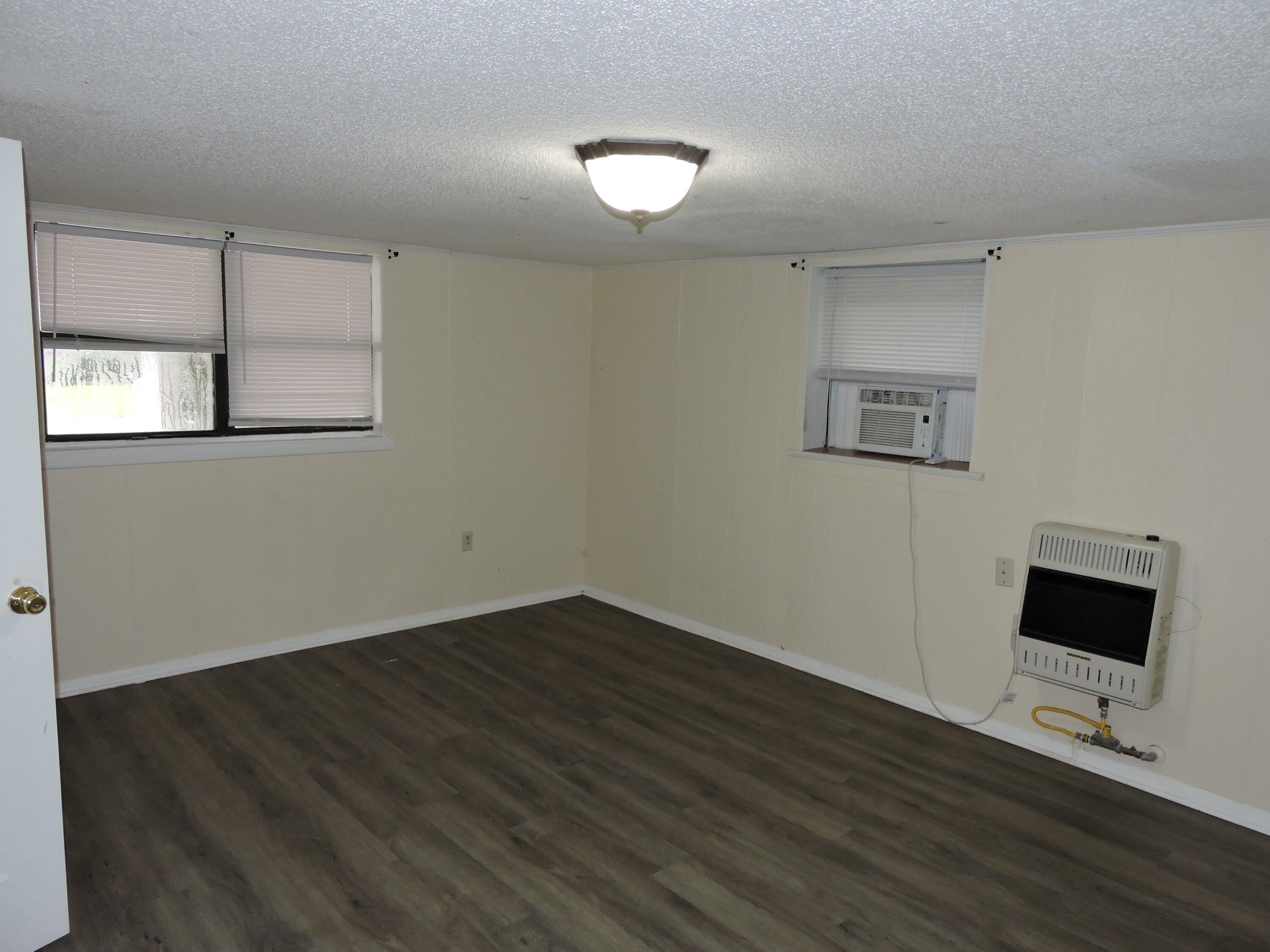 CRESTVIEW HEIGHTS - Residential Lease