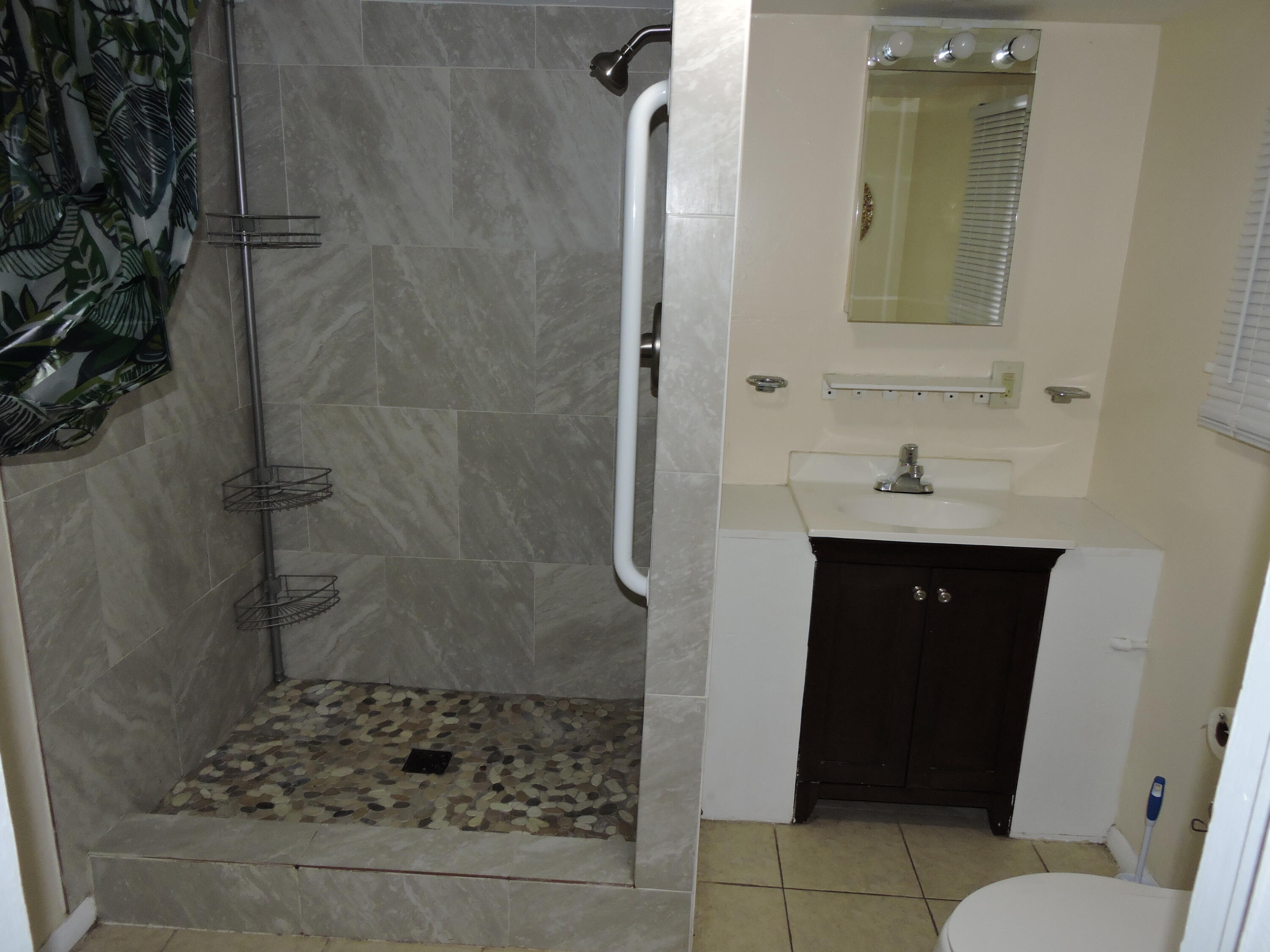 CRESTVIEW HEIGHTS - Residential Lease