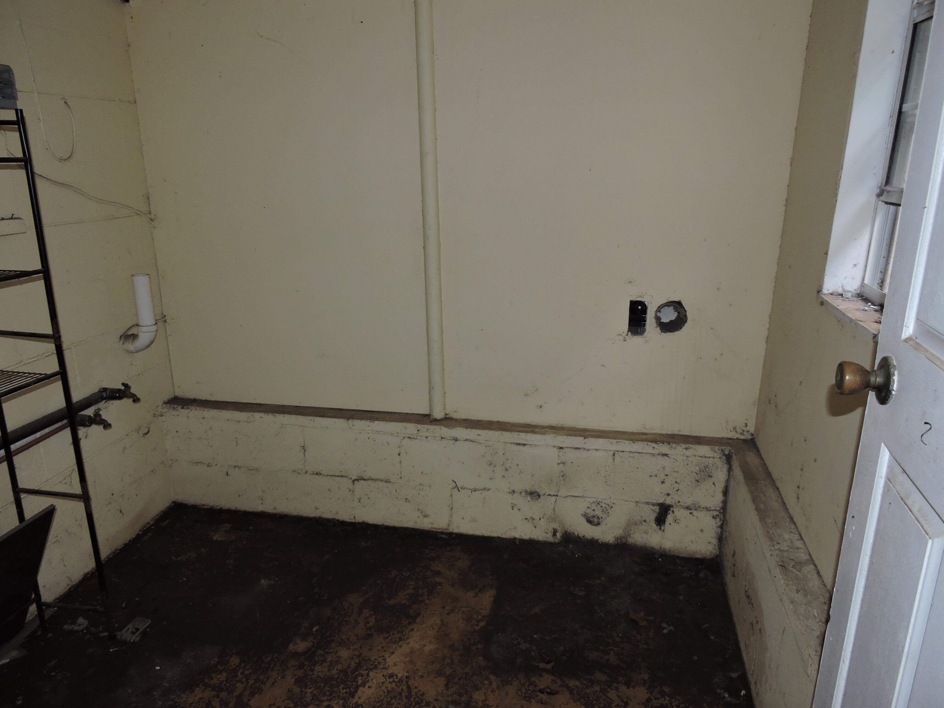 CRESTVIEW HEIGHTS - Residential Lease