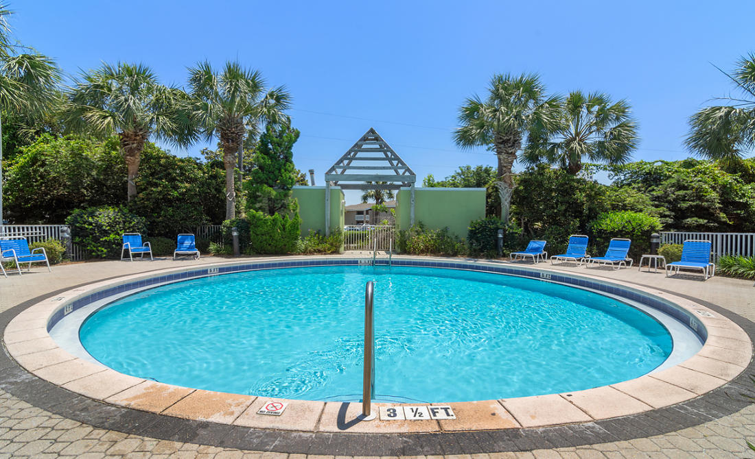 BEACH POINTE T/H - Residential