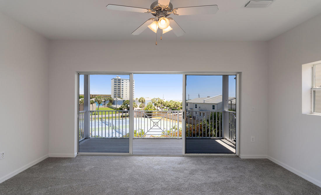 BEACH POINTE T/H - Residential