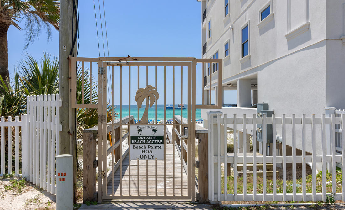 BEACH POINTE T/H - Residential