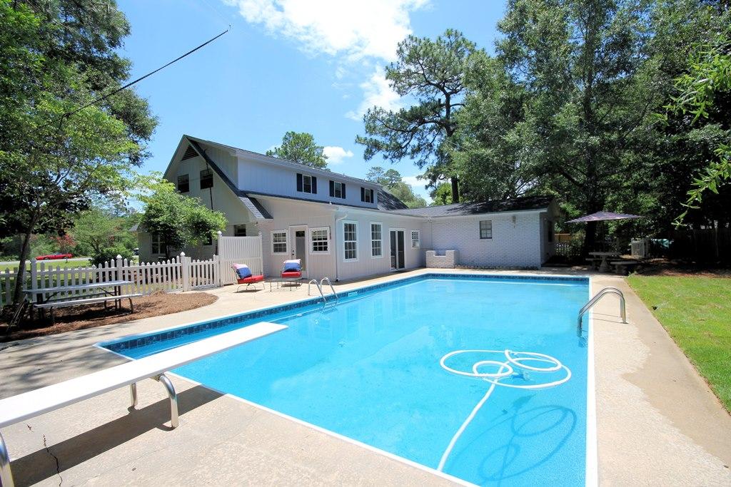 ROCKY BAYOU COUNTRY CLUB ESTATES 1 - Residential